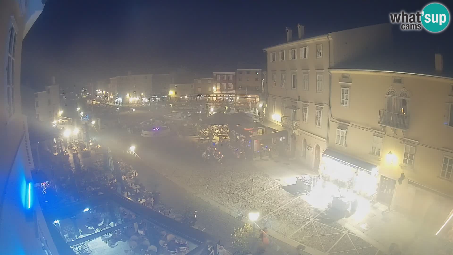 LIVE cam Cres city – place principale et “mandrač” – île de Cres – Croatie