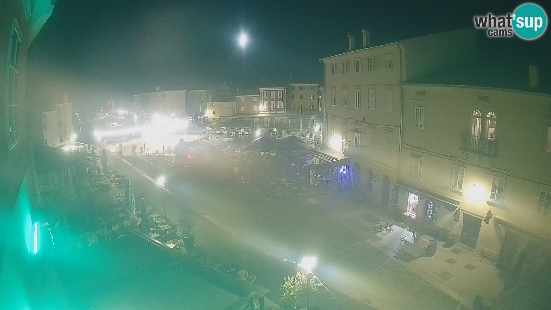 LIVE cam Cres city – place principale et “mandrač” – île de Cres – Croatie