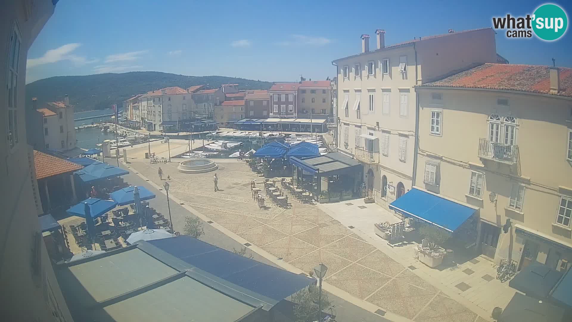 LIVE cam Cres city – place principale et “mandrač” – île de Cres – Croatie