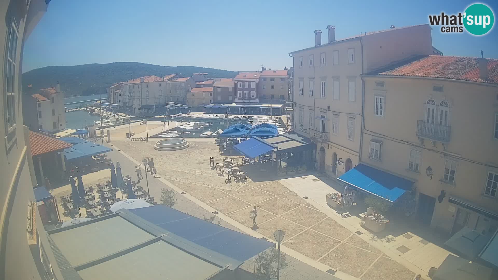 Cámara en vivo ciudad de Cres – plaza principal y “mandrač” – isla de Cres – Croacia