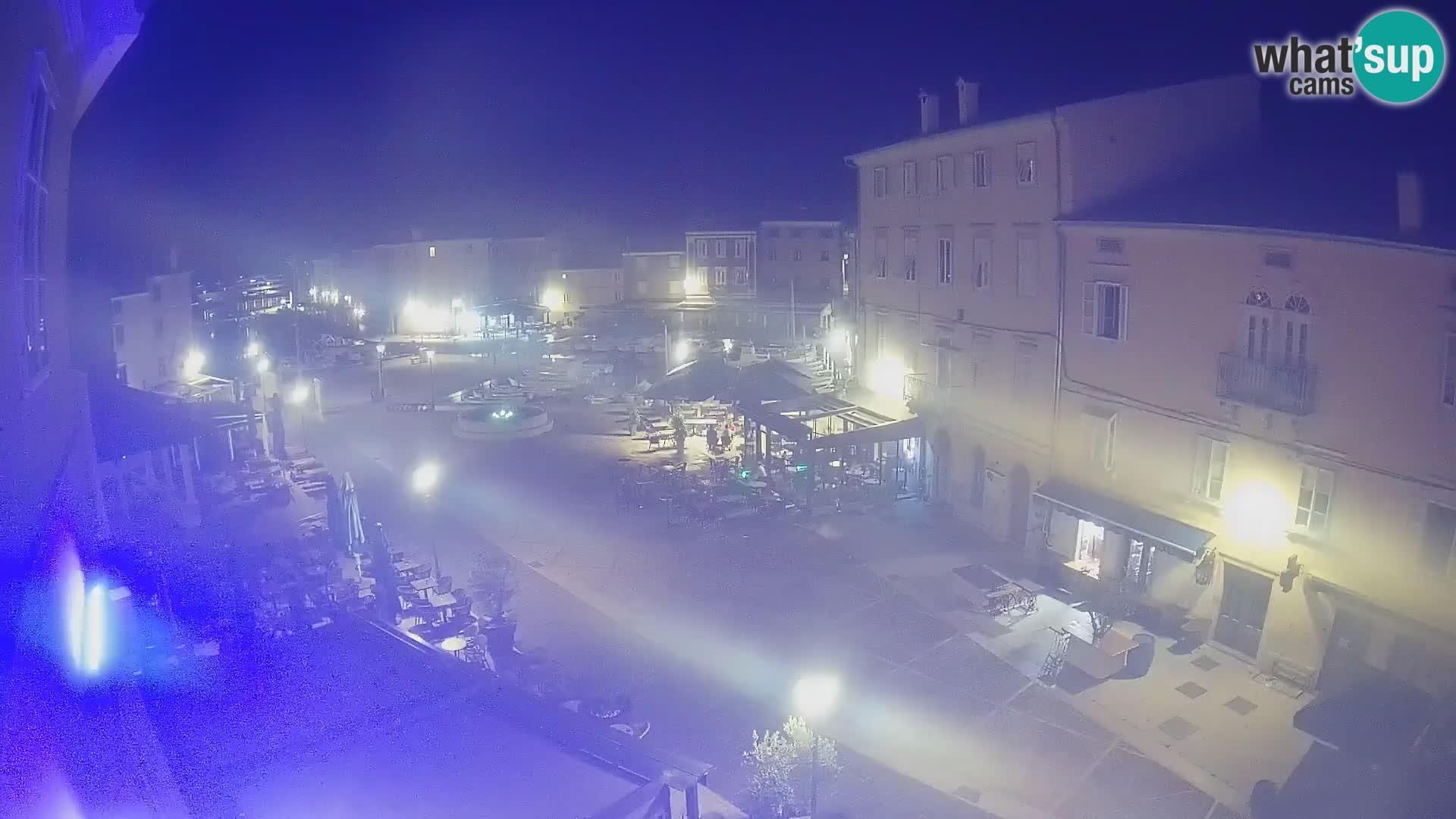 LIVE cam Cres city – place principale et “mandrač” – île de Cres – Croatie