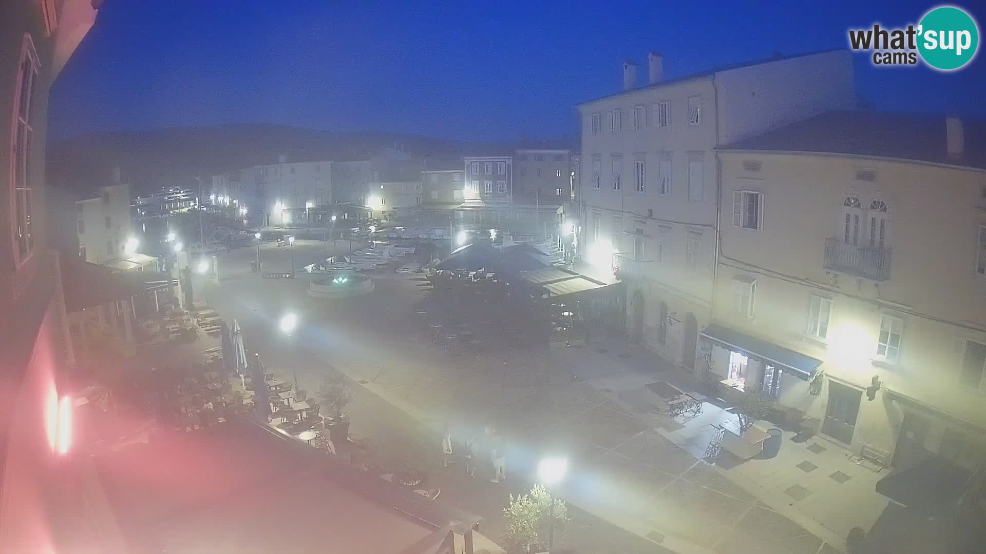 LIVE cam Cres city – place principale et “mandrač” – île de Cres – Croatie