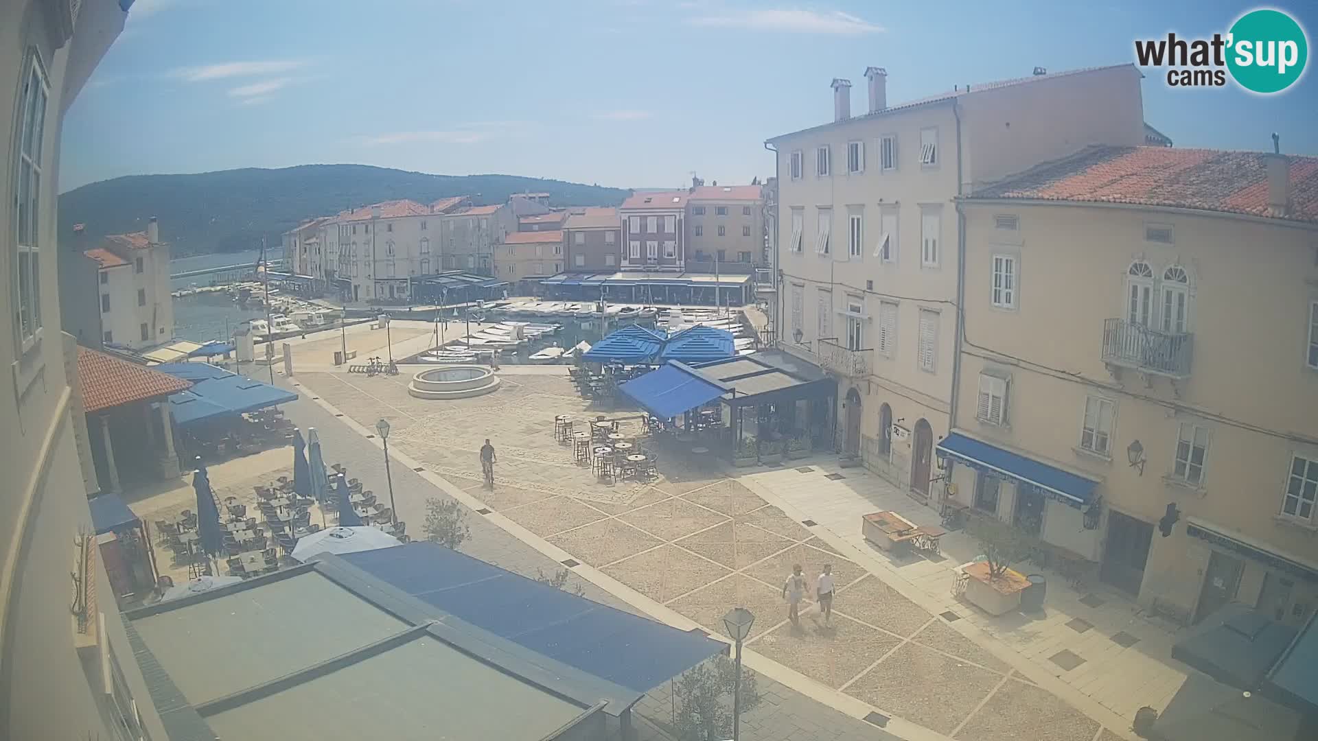 LIVE cam Cres city – place principale et “mandrač” – île de Cres – Croatie