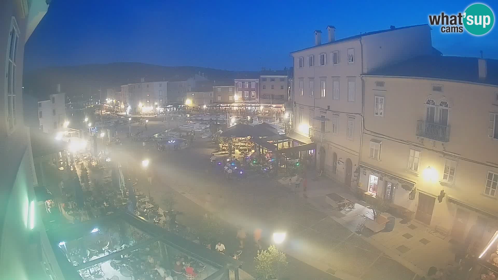 LIVE cam Cres city – place principale et “mandrač” – île de Cres – Croatie