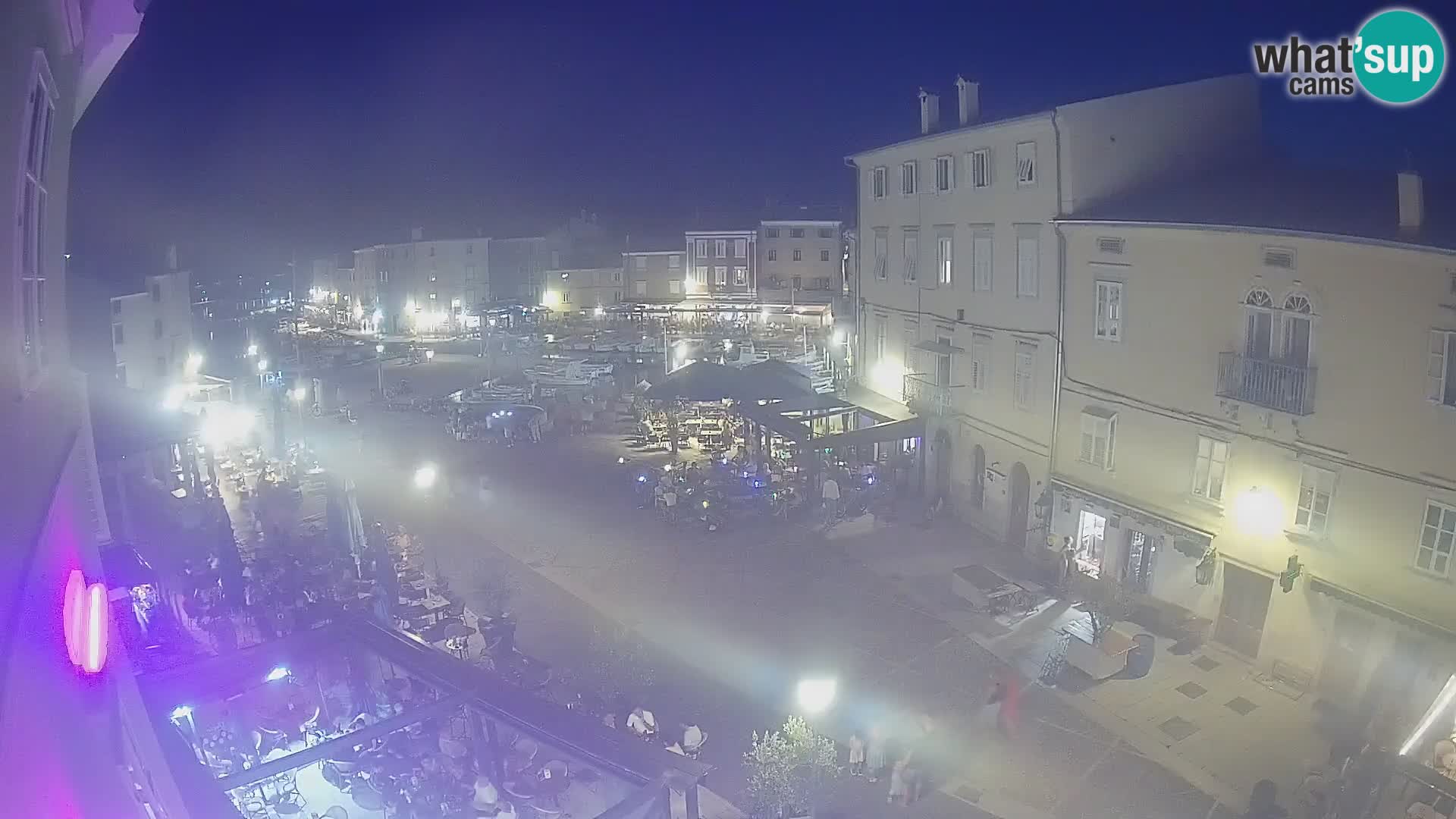 LIVE cam Cres city – place principale et “mandrač” – île de Cres – Croatie