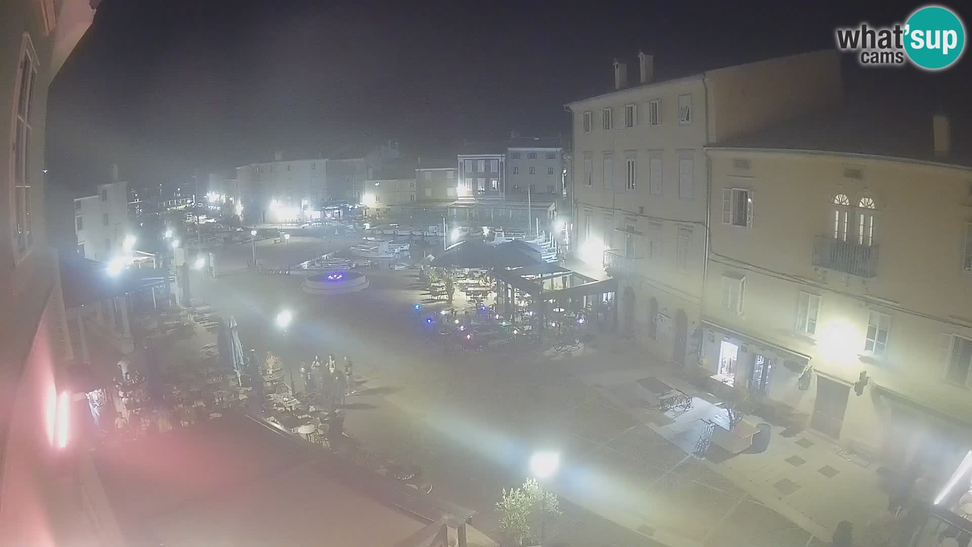 LIVE cam Cres city – place principale et “mandrač” – île de Cres – Croatie