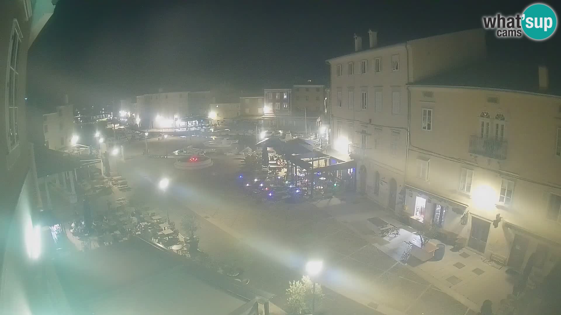 Cámara en vivo ciudad de Cres – plaza principal y “mandrač” – isla de Cres – Croacia