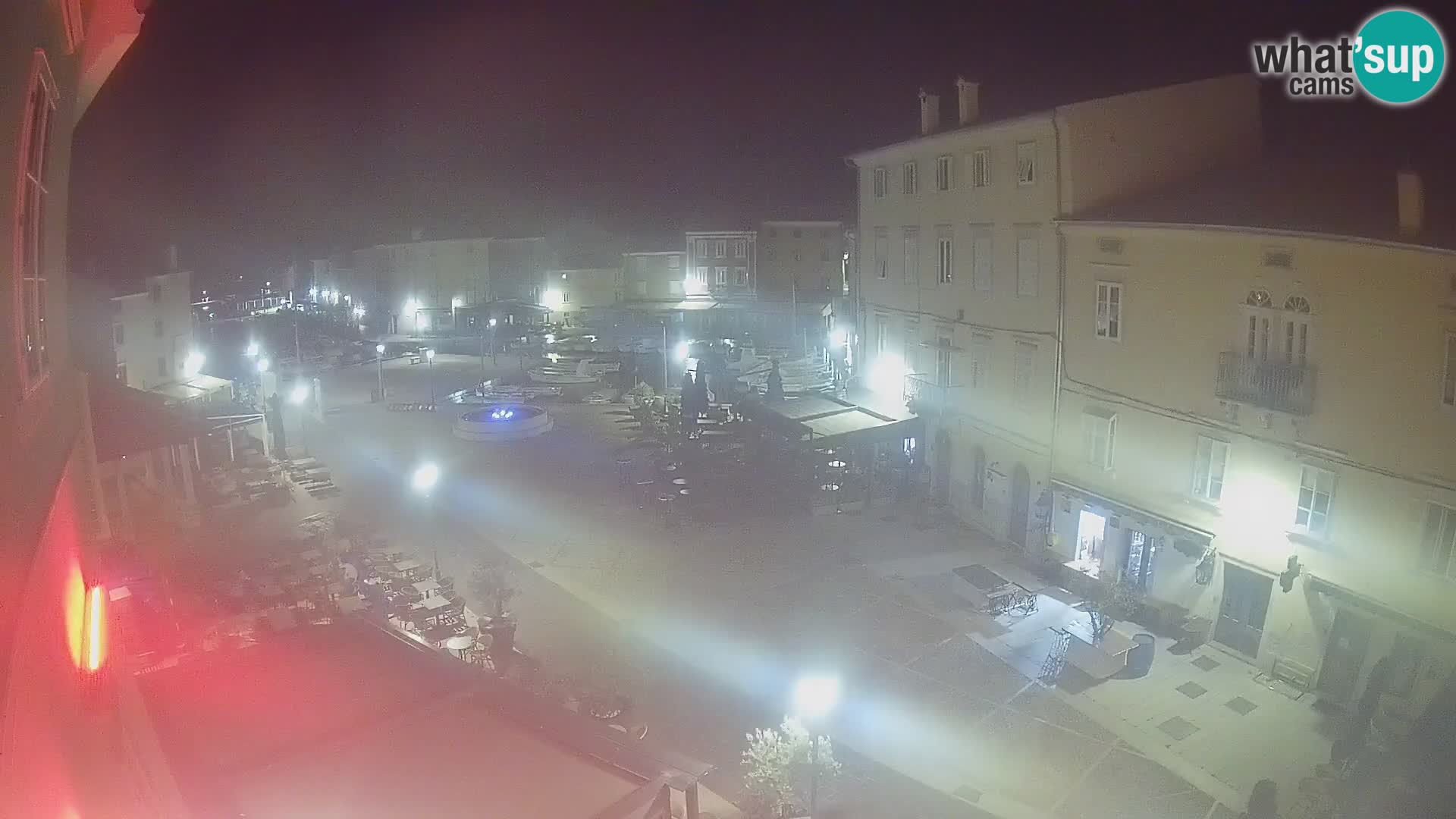 LIVE cam Cres city – place principale et “mandrač” – île de Cres – Croatie