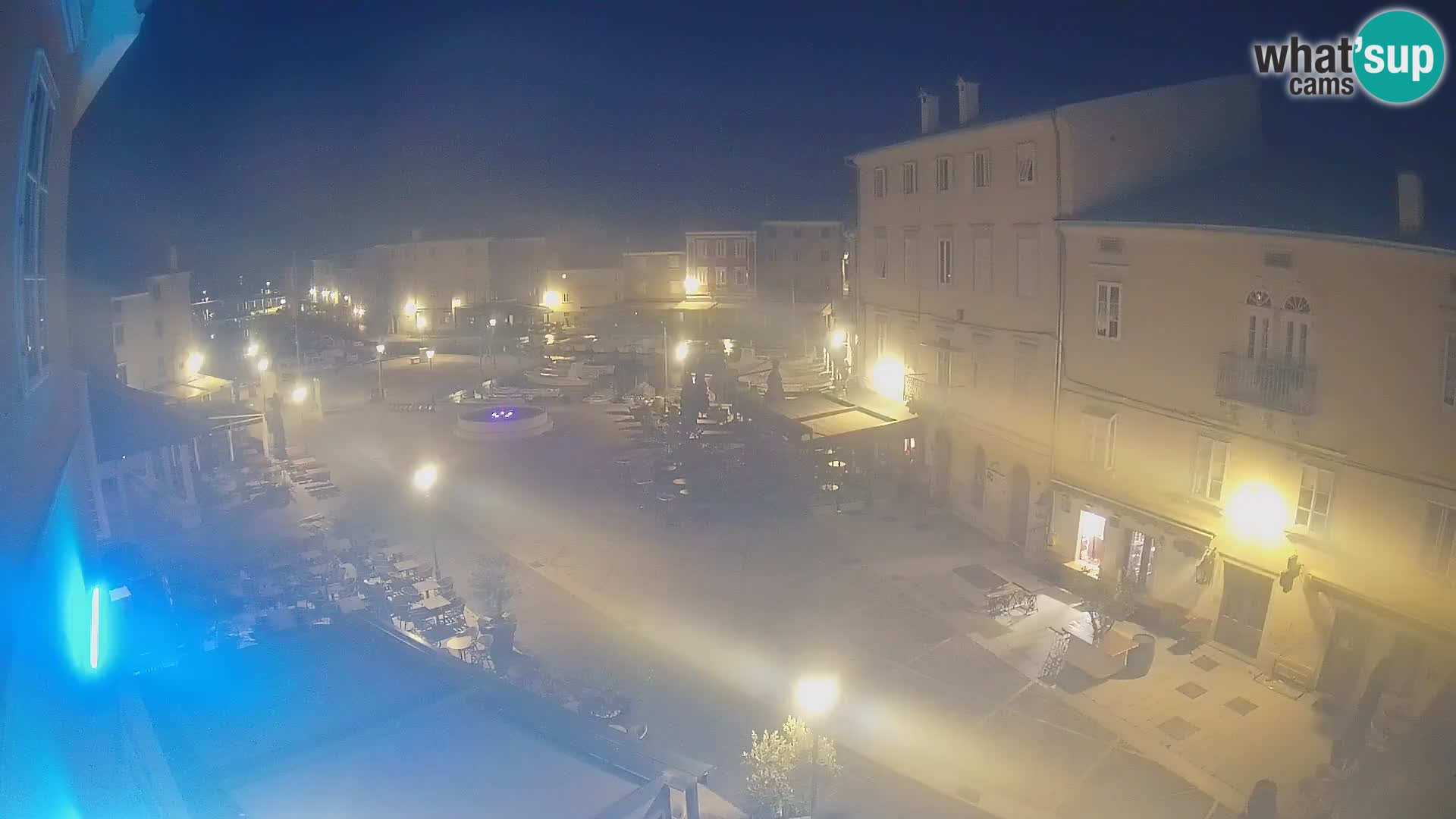 LIVE cam Cres city – place principale et “mandrač” – île de Cres – Croatie