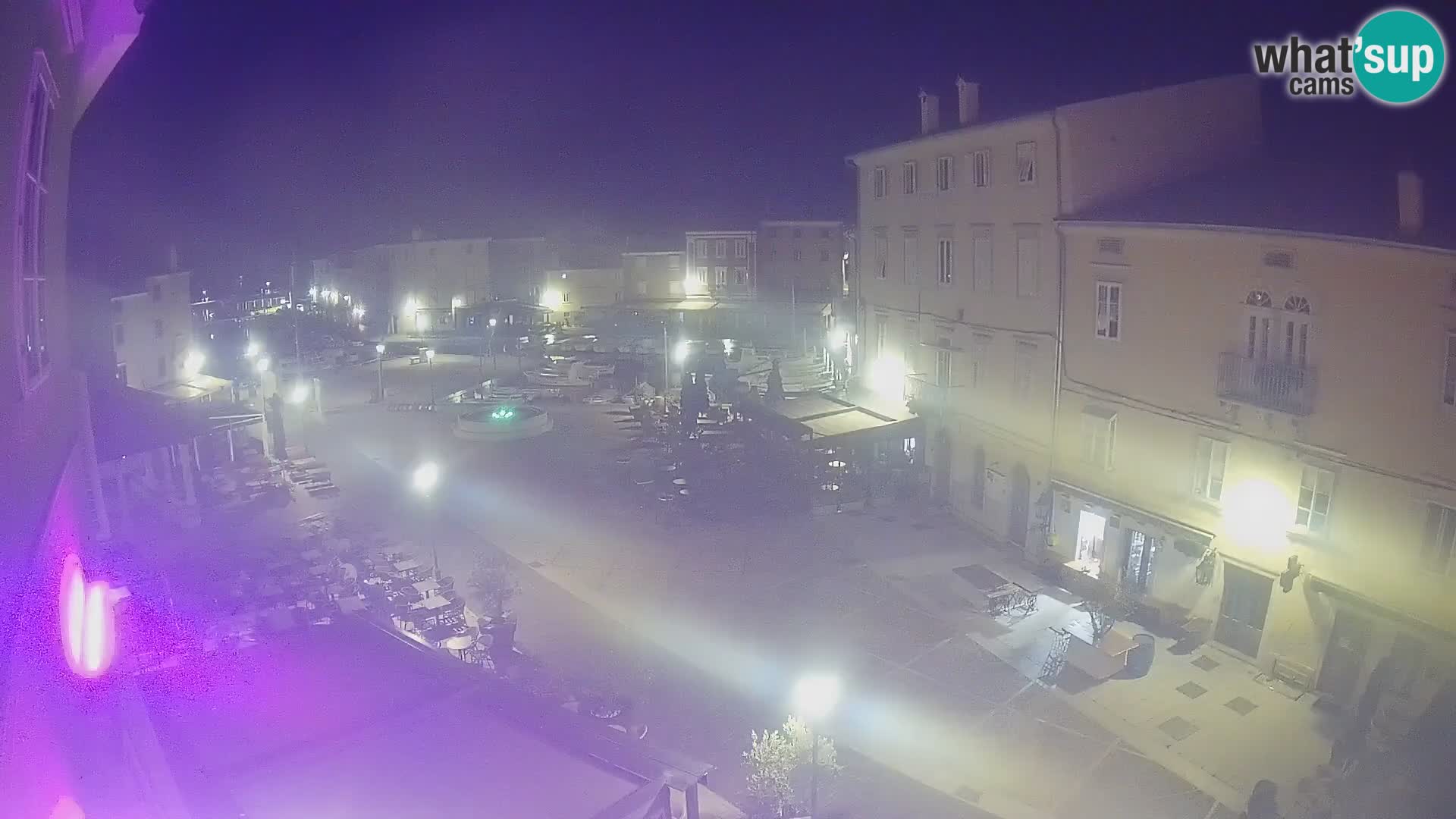 LIVE cam Cres city – place principale et “mandrač” – île de Cres – Croatie