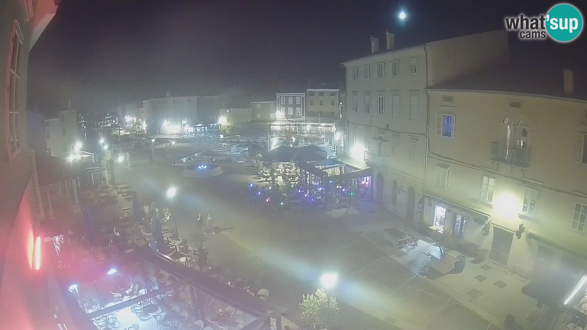 Cámara en vivo ciudad de Cres – plaza principal y “mandrač” – isla de Cres – Croacia