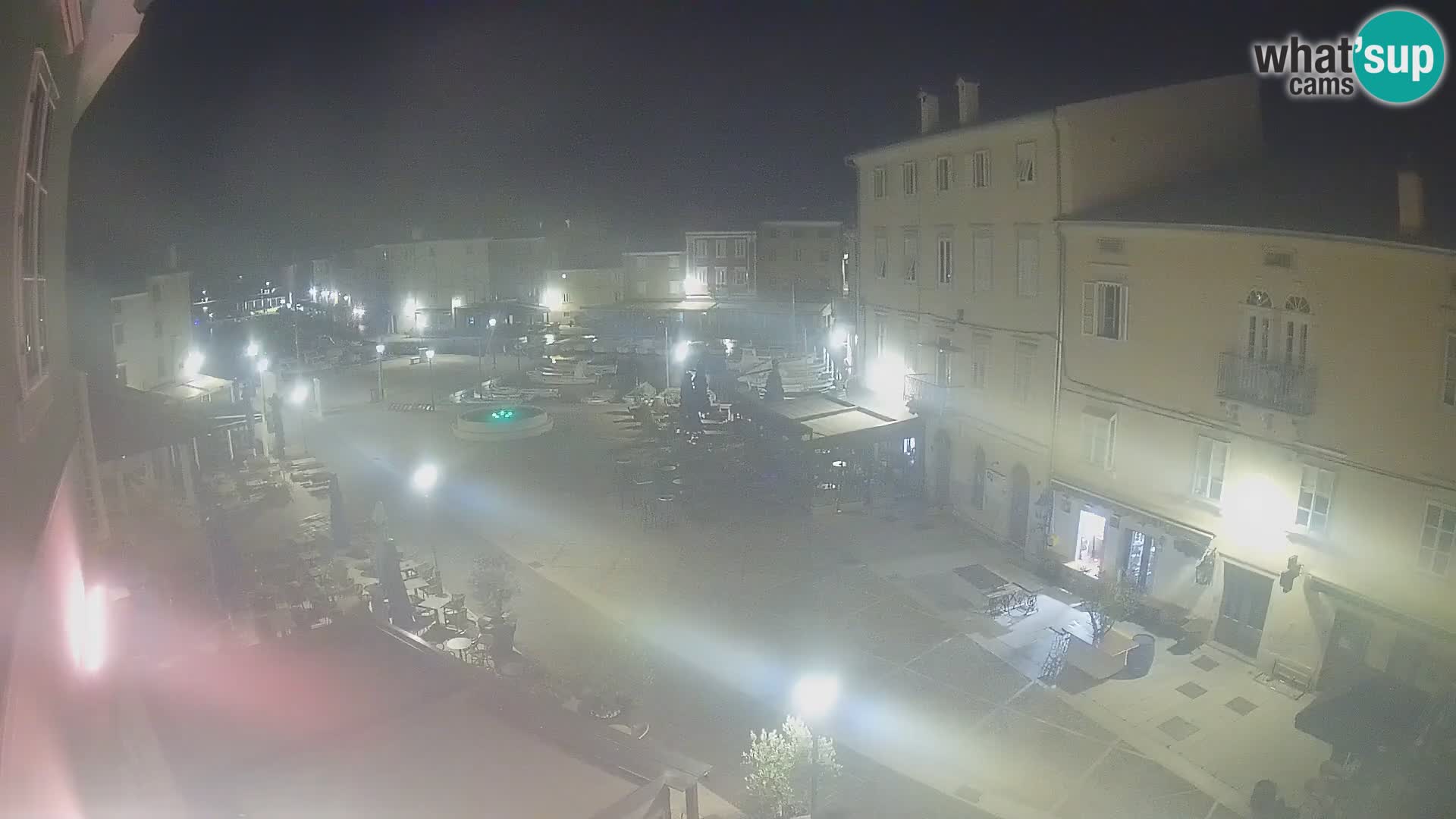 LIVE cam Cres city – place principale et “mandrač” – île de Cres – Croatie