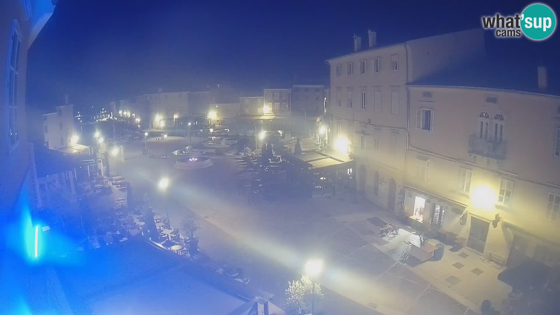 LIVE cam Cres city – place principale et “mandrač” – île de Cres – Croatie