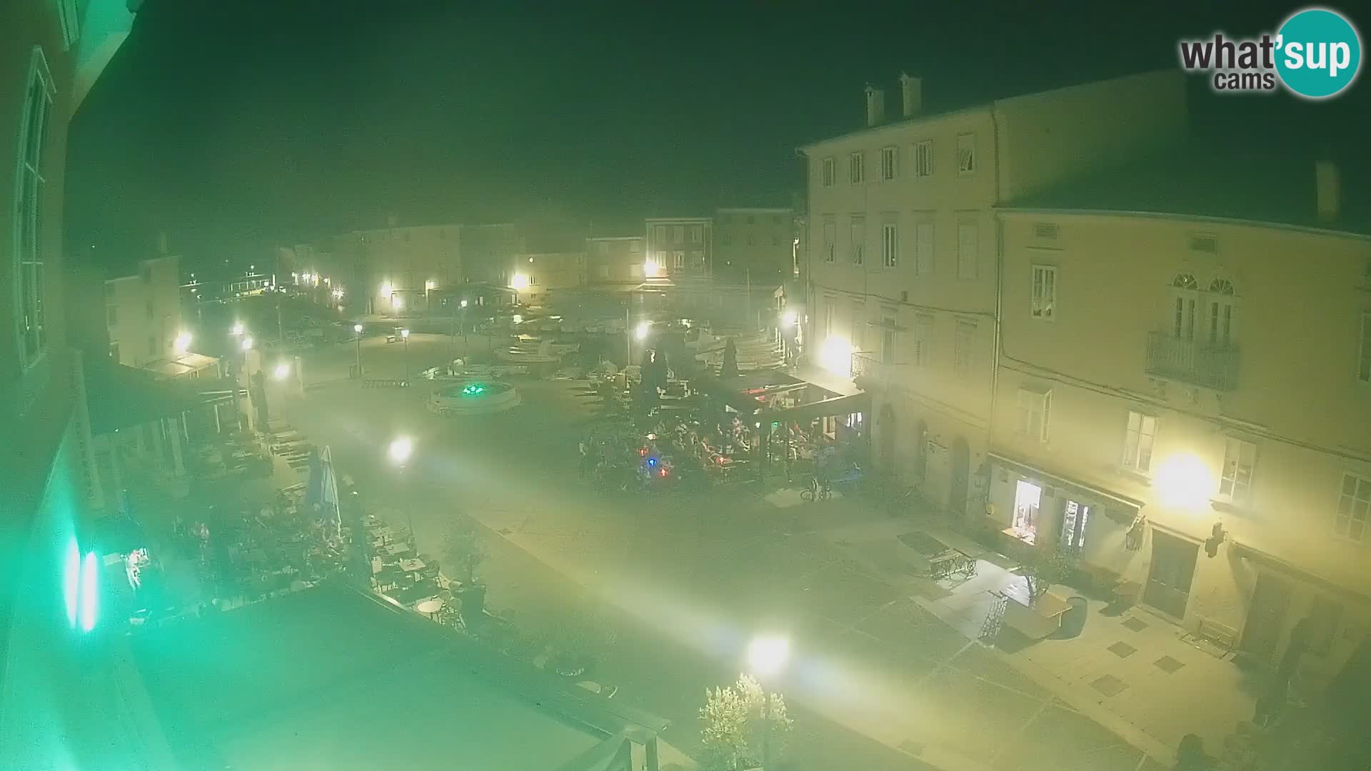 Cámara en vivo ciudad de Cres – plaza principal y “mandrač” – isla de Cres – Croacia