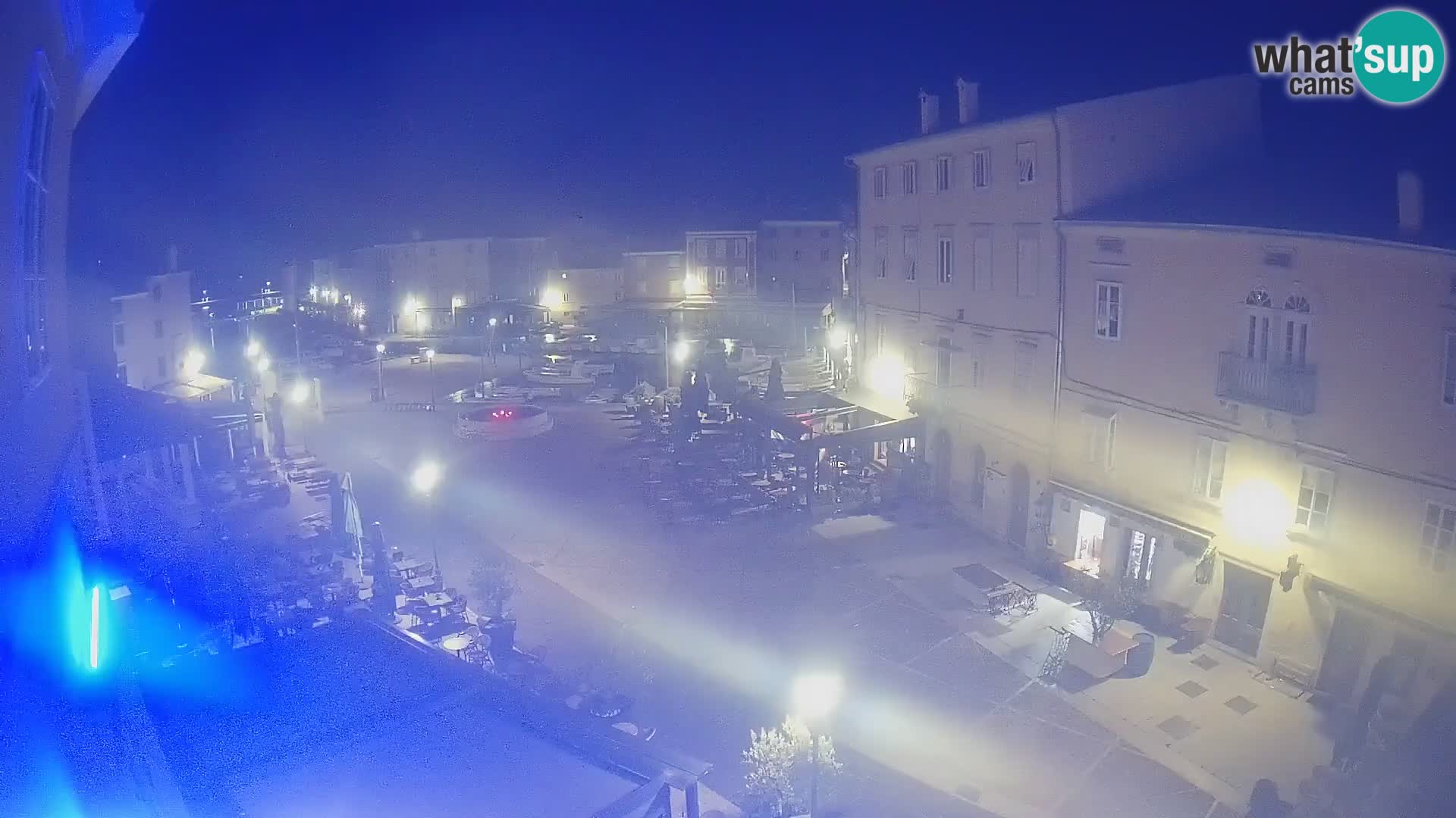 LIVE cam Cres city – place principale et “mandrač” – île de Cres – Croatie