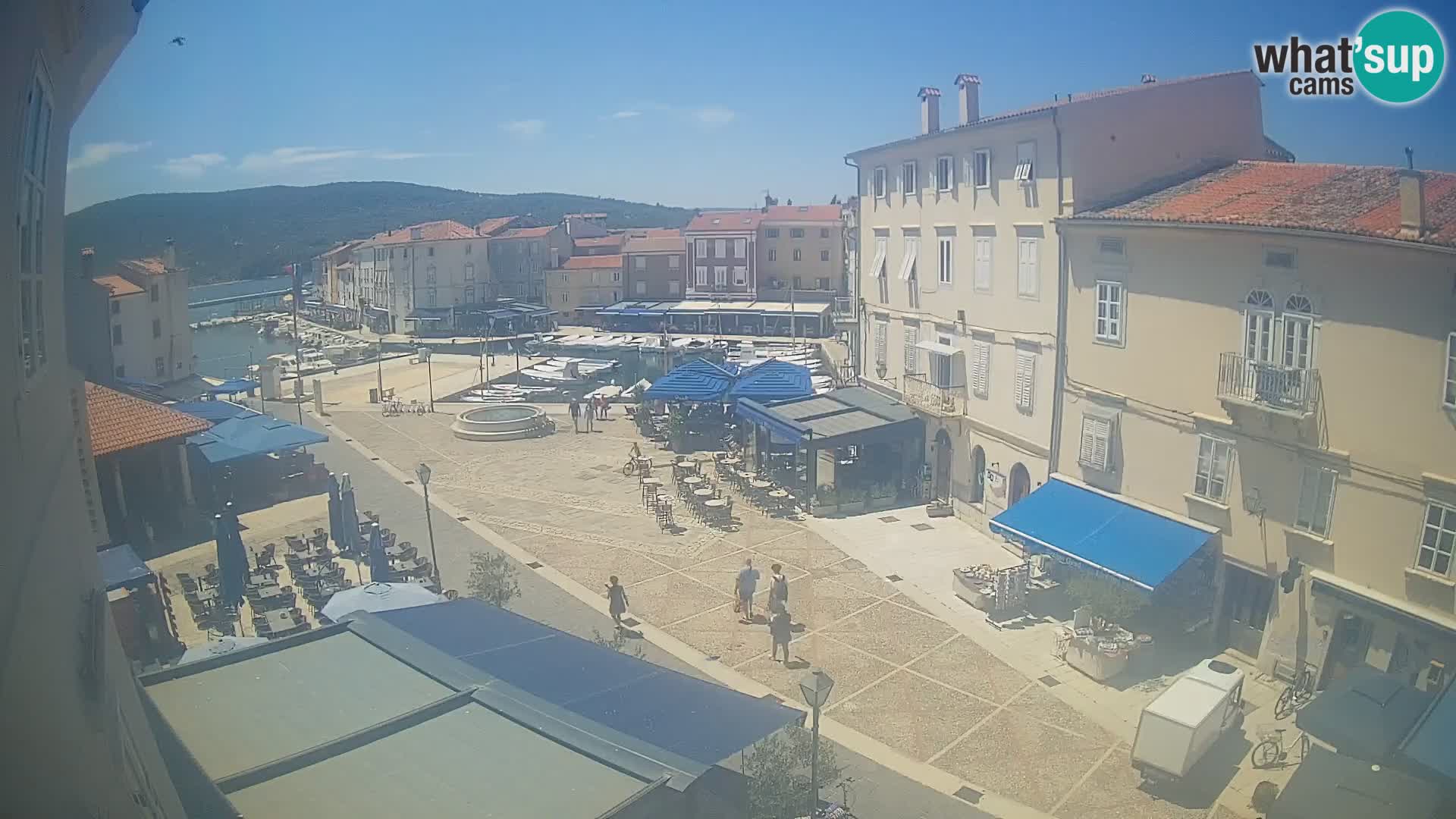 LIVE cam Cres città – piazza principale e “mandrač” – isola di Cherso – Croazia