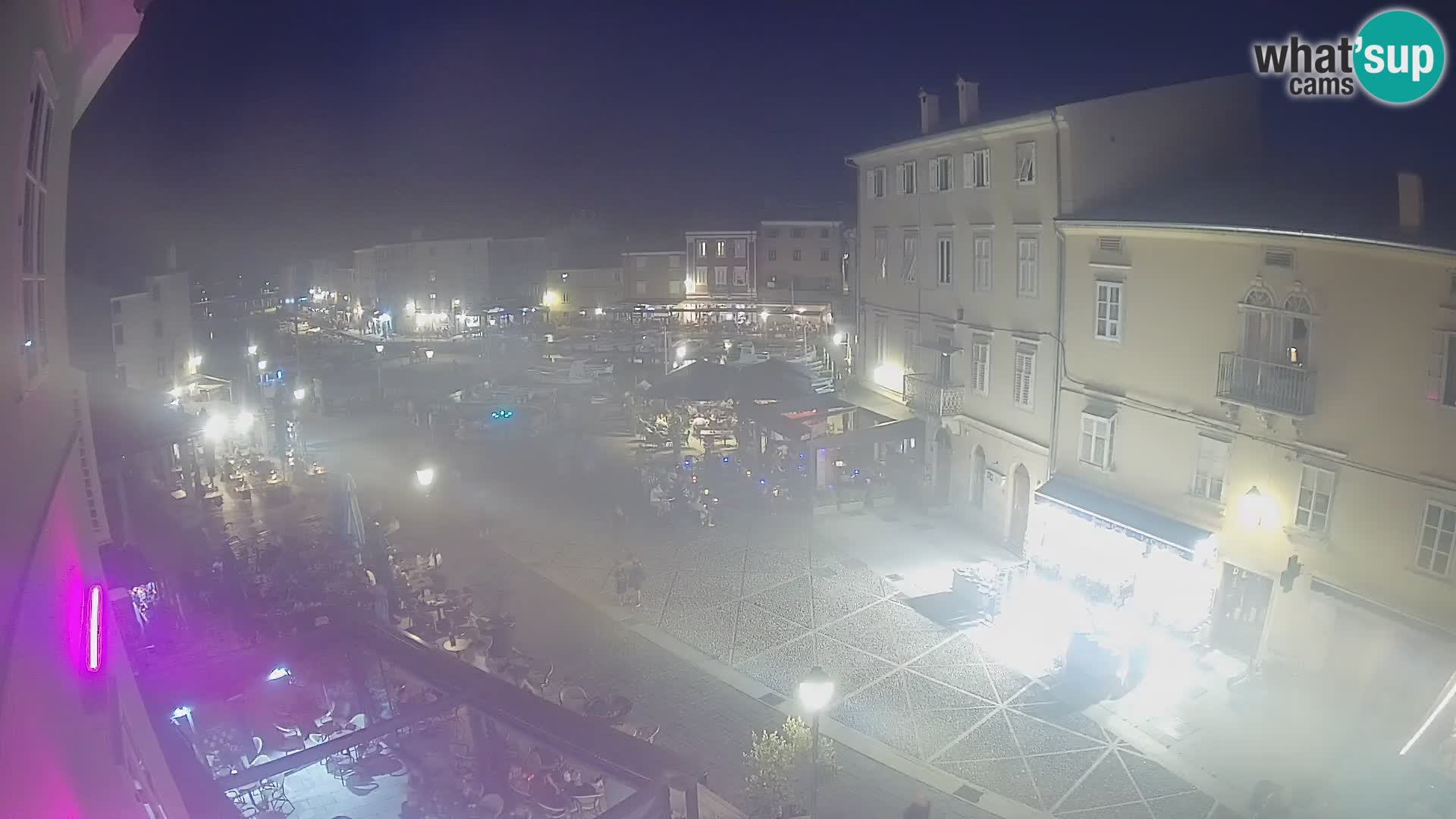 Cámara en vivo ciudad de Cres – plaza principal y “mandrač” – isla de Cres – Croacia