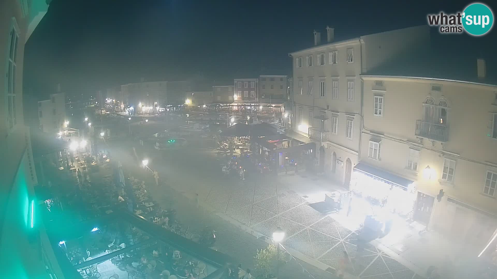 LIVE cam Cres city – place principale et “mandrač” – île de Cres – Croatie