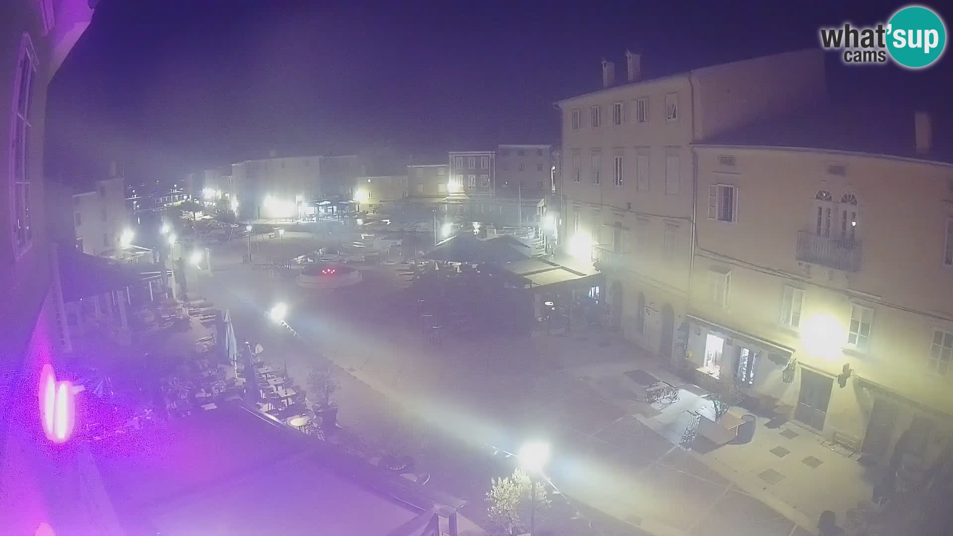 LIVE cam Cres city – place principale et “mandrač” – île de Cres – Croatie
