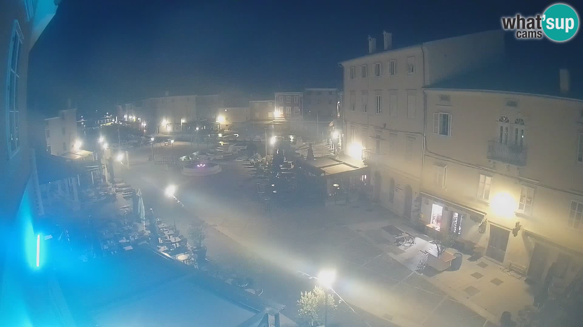 LIVE cam Cres city – place principale et “mandrač” – île de Cres – Croatie