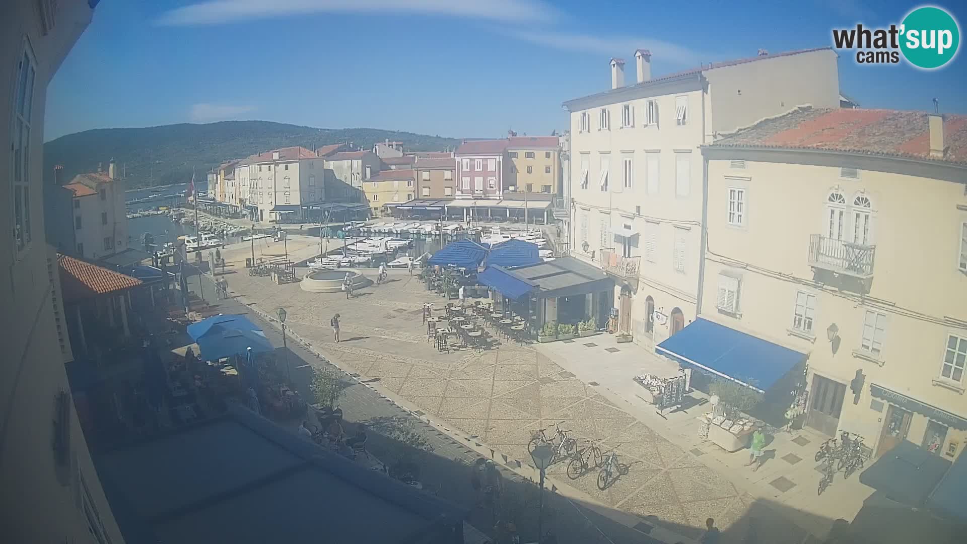 Cámara en vivo ciudad de Cres – plaza principal y “mandrač” – isla de Cres – Croacia