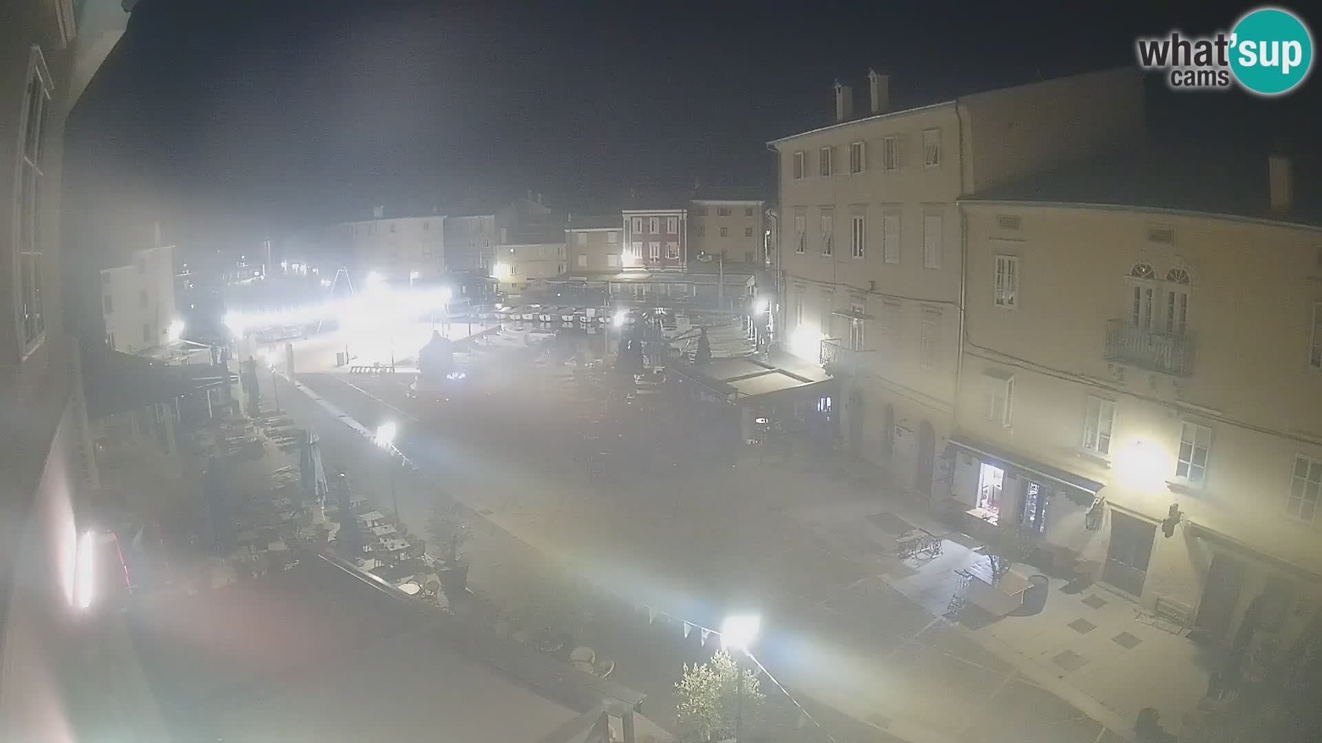 LIVE cam Cres city – place principale et “mandrač” – île de Cres – Croatie
