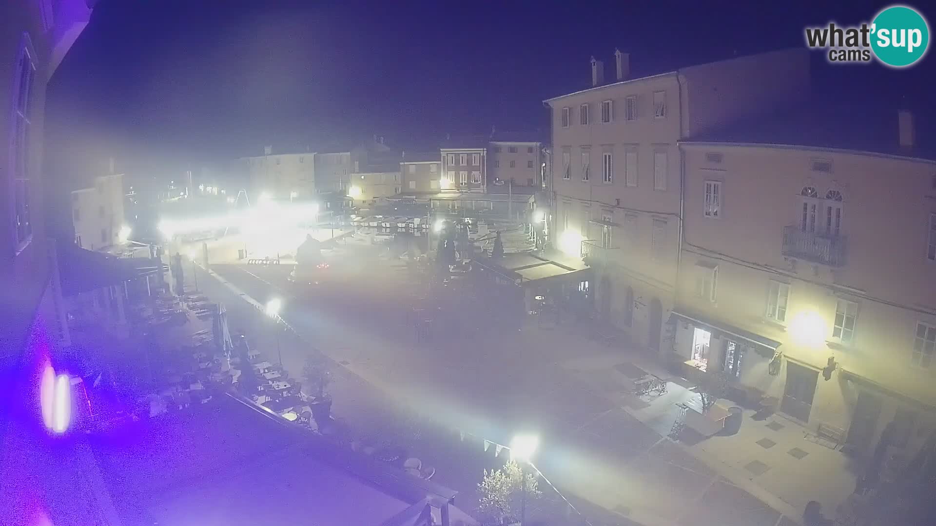 LIVE cam Cres city – place principale et “mandrač” – île de Cres – Croatie