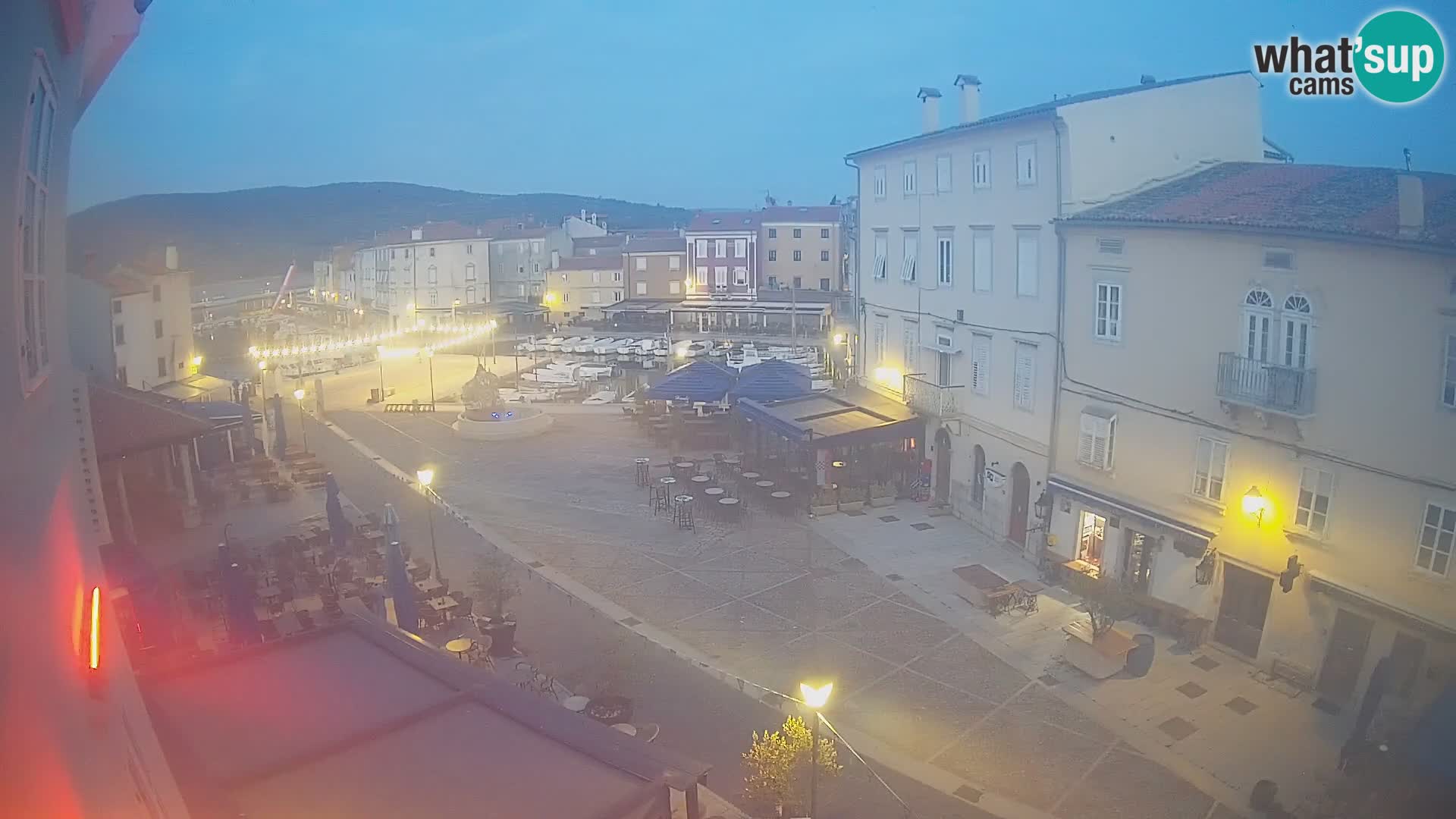 LIVE cam Cres città – piazza principale e “mandrač” – isola di Cherso – Croazia