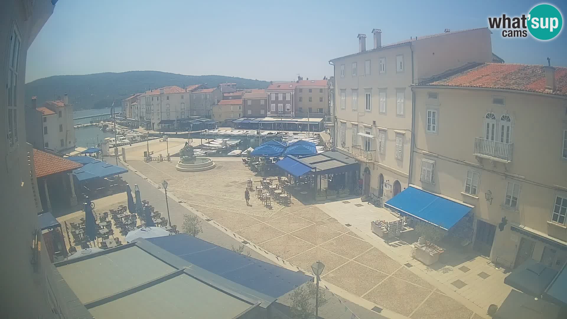 LIVE cam Cres città – piazza principale e “mandrač” – isola di Cherso – Croazia