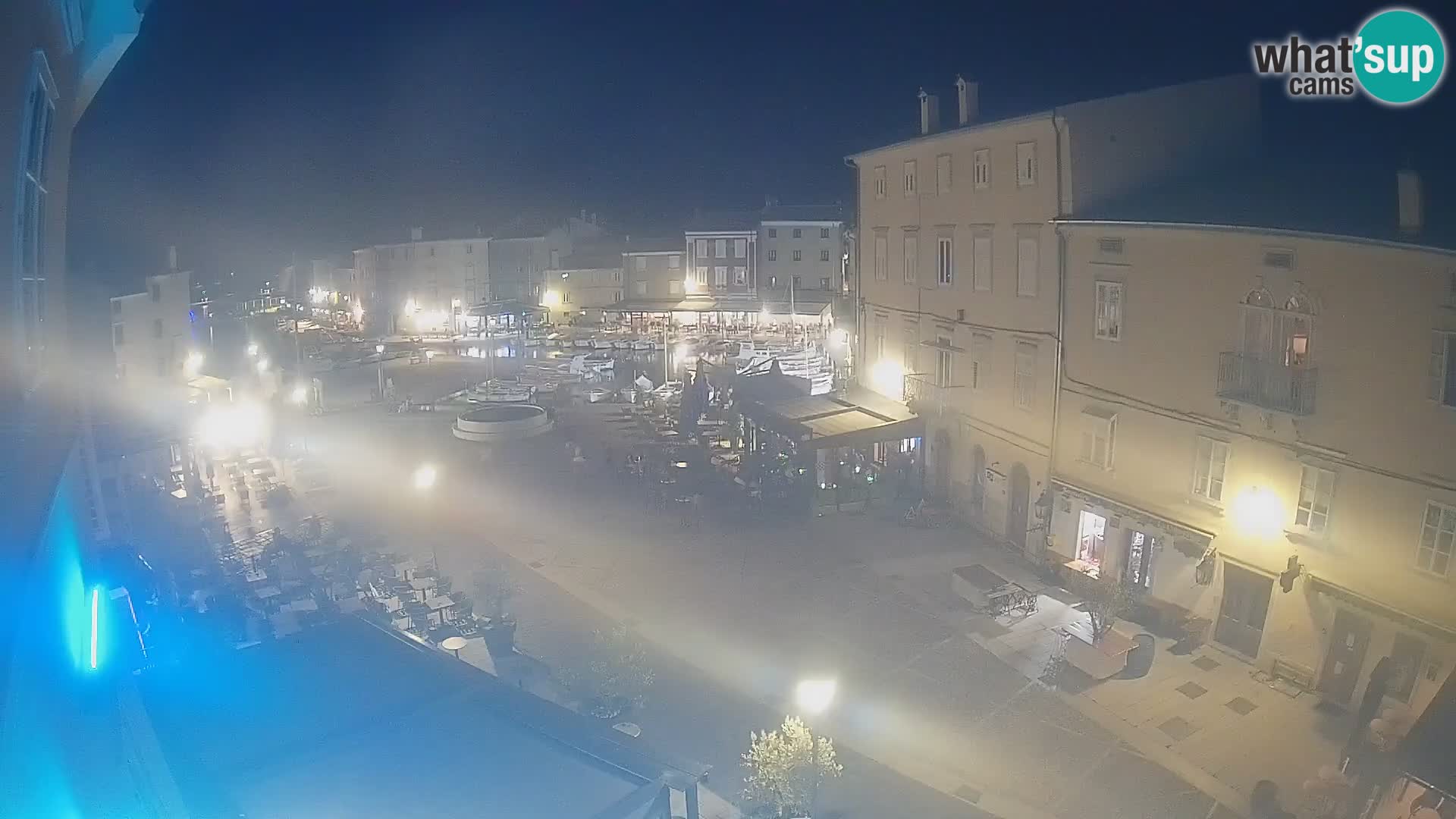 Cámara en vivo ciudad de Cres – plaza principal y “mandrač” – isla de Cres – Croacia