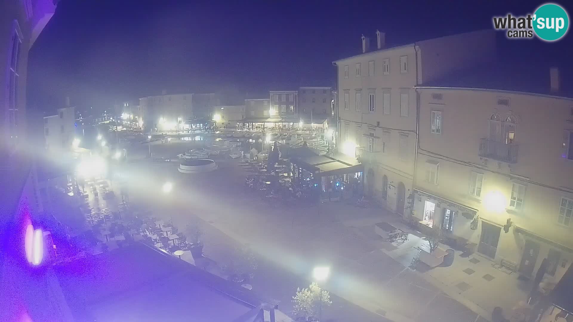Cámara en vivo ciudad de Cres – plaza principal y “mandrač” – isla de Cres – Croacia