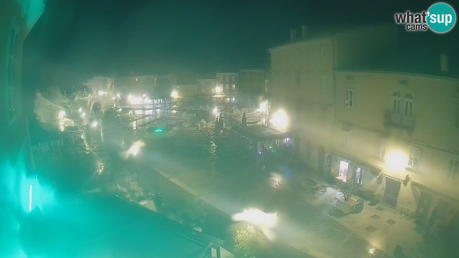 Cámara en vivo ciudad de Cres – plaza principal y “mandrač” – isla de Cres – Croacia