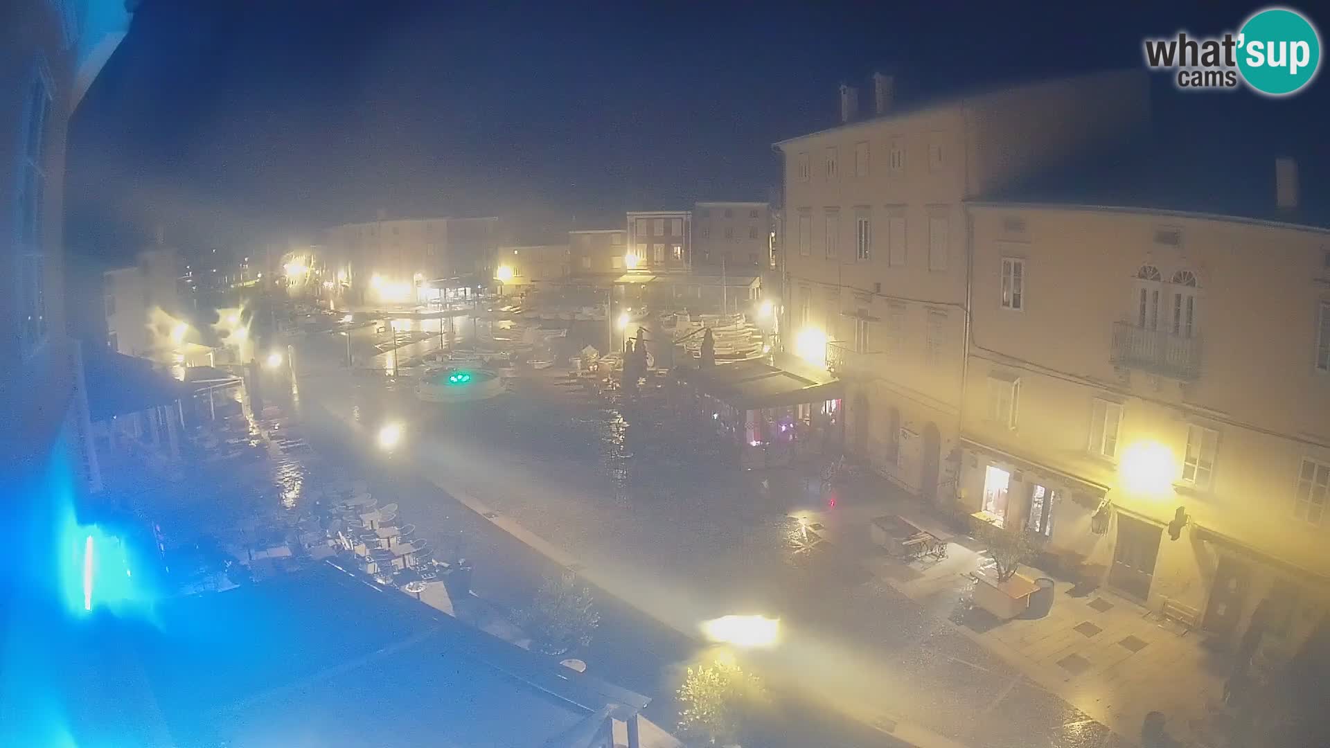 Cámara en vivo ciudad de Cres – plaza principal y “mandrač” – isla de Cres – Croacia