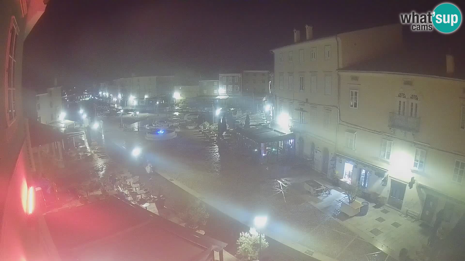 Cámara en vivo ciudad de Cres – plaza principal y “mandrač” – isla de Cres – Croacia