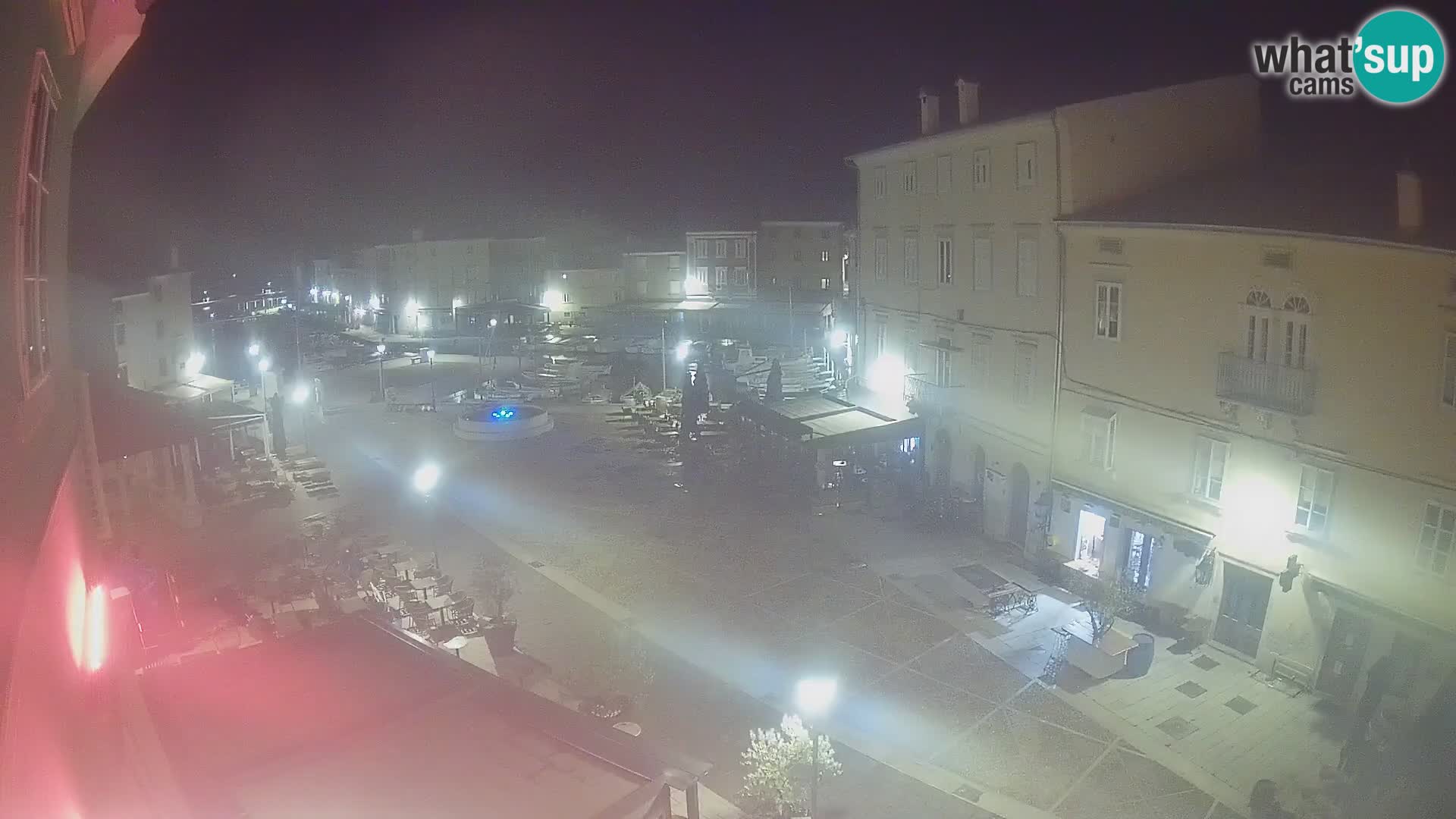 Cámara en vivo ciudad de Cres – plaza principal y “mandrač” – isla de Cres – Croacia