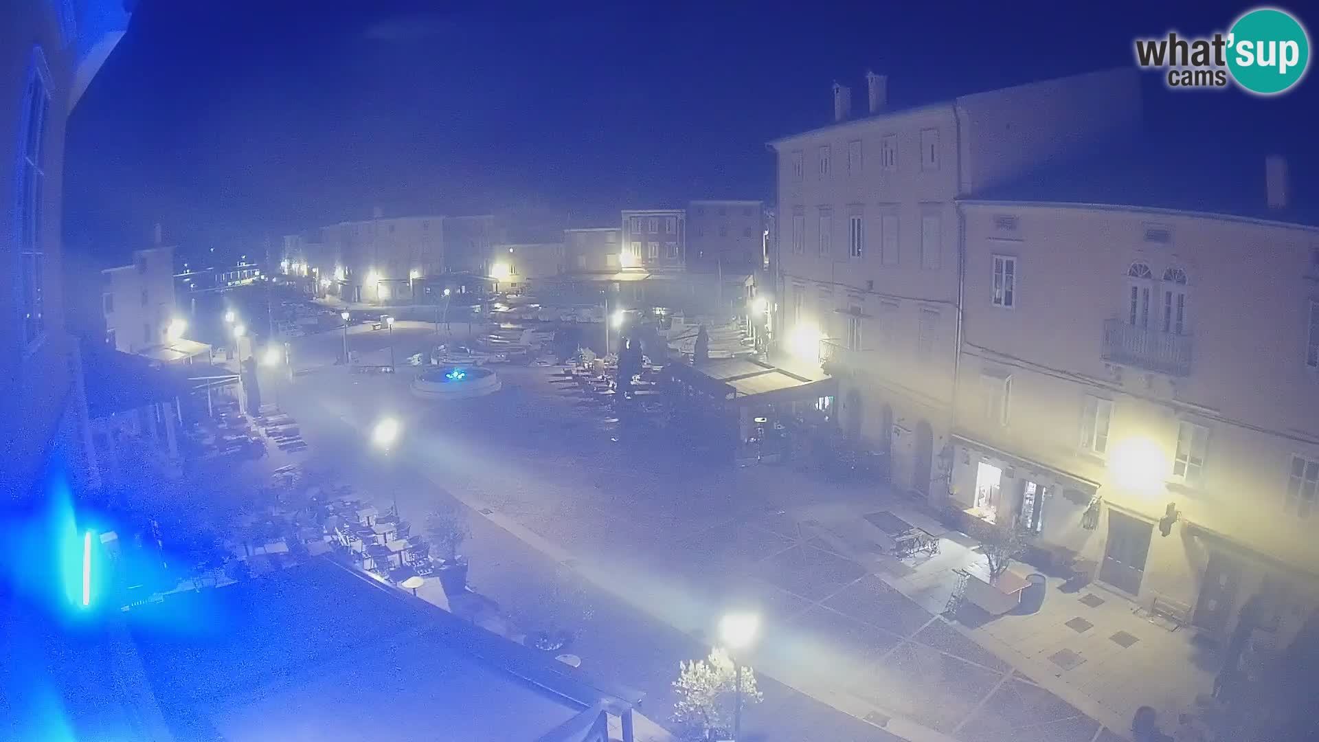 Cámara en vivo ciudad de Cres – plaza principal y “mandrač” – isla de Cres – Croacia