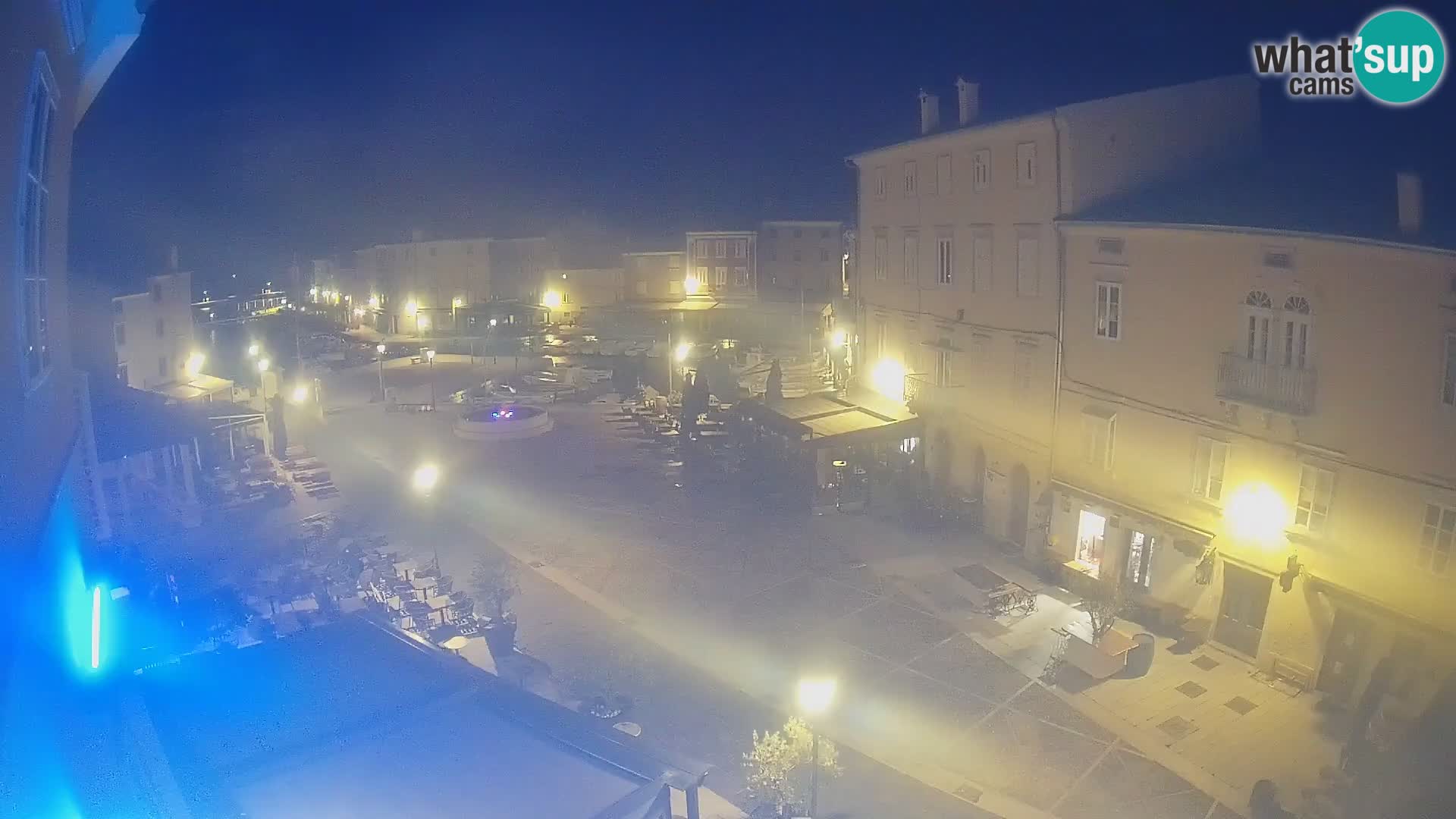 Cámara en vivo ciudad de Cres – plaza principal y “mandrač” – isla de Cres – Croacia
