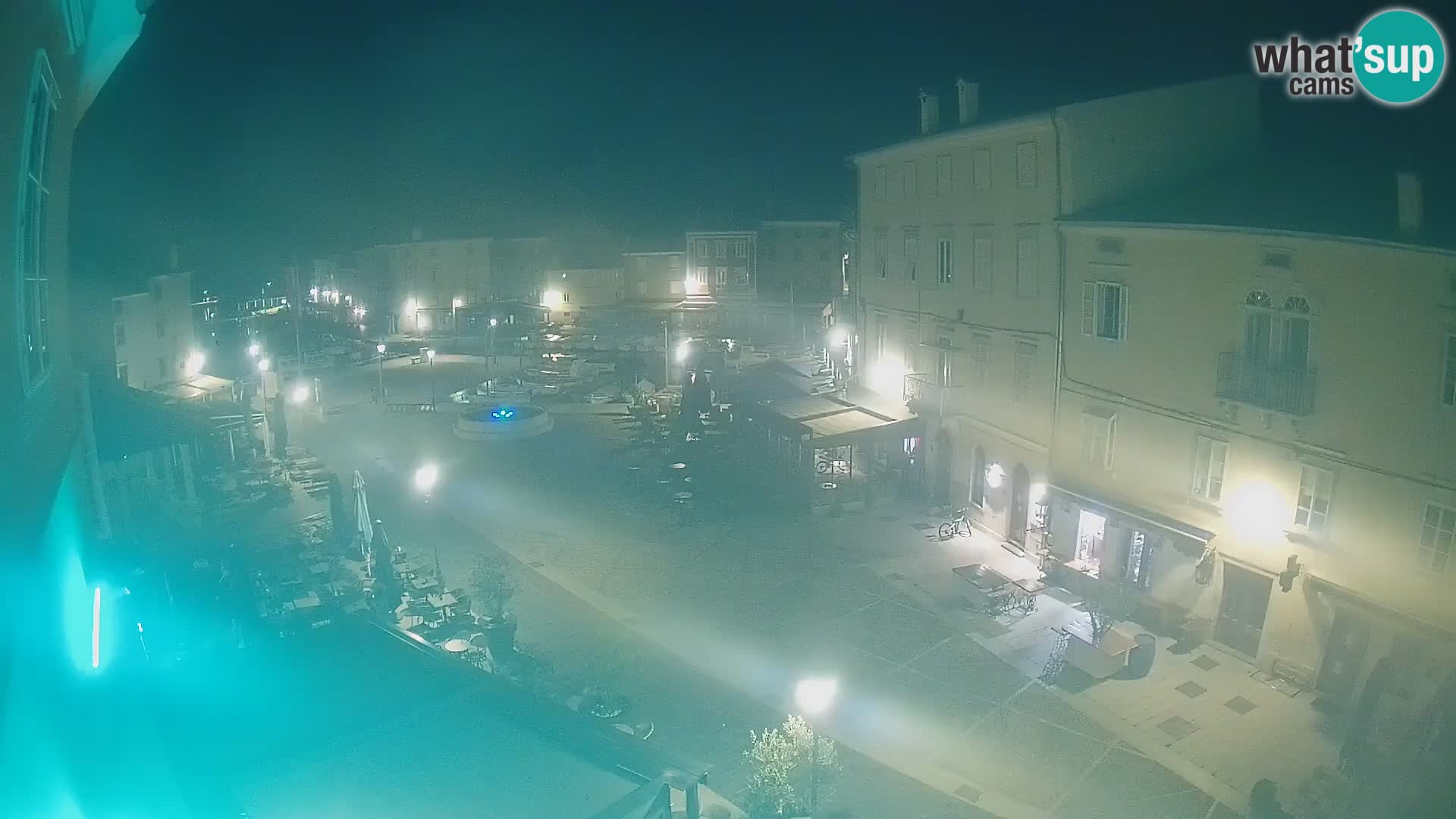 LIVE cam Cres city – place principale et “mandrač” – île de Cres – Croatie