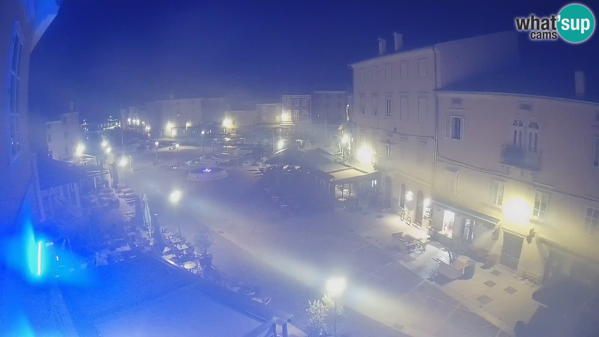 LIVE cam Cres city – place principale et “mandrač” – île de Cres – Croatie