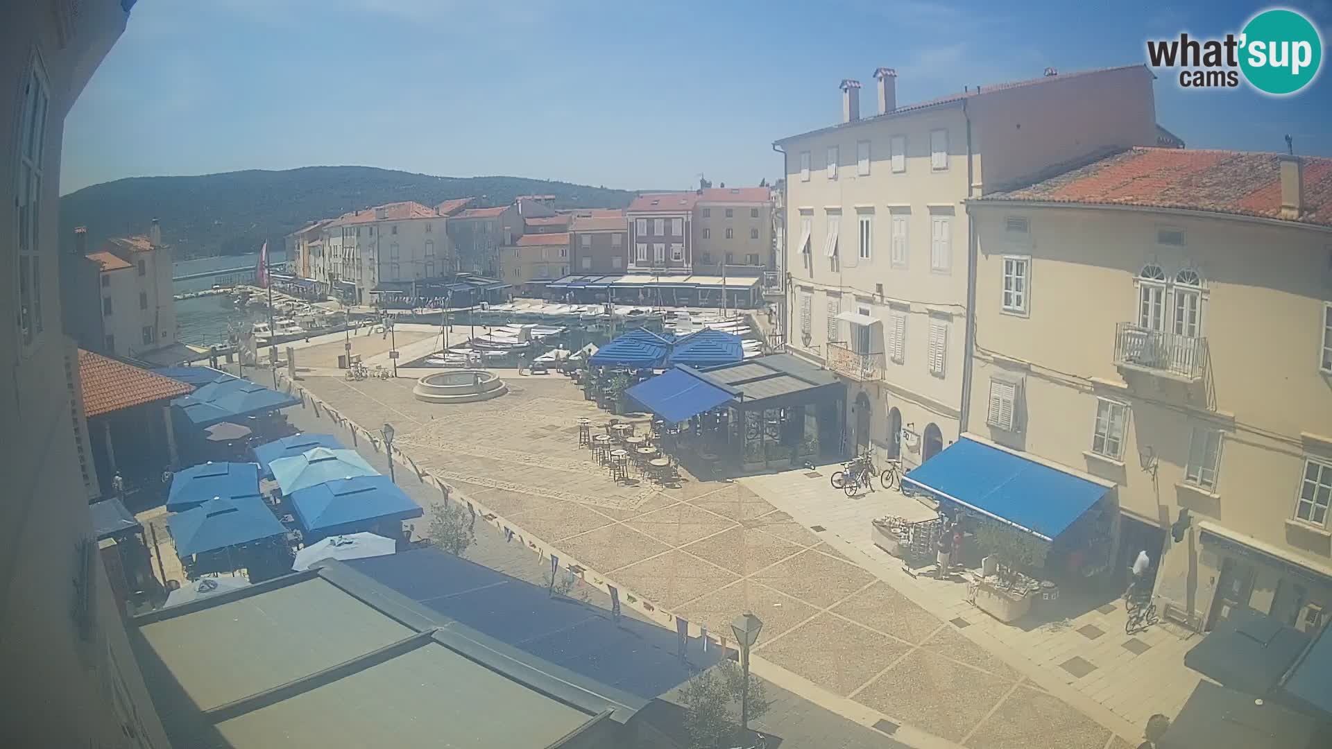 LIVE cam Cres city – place principale et “mandrač” – île de Cres – Croatie