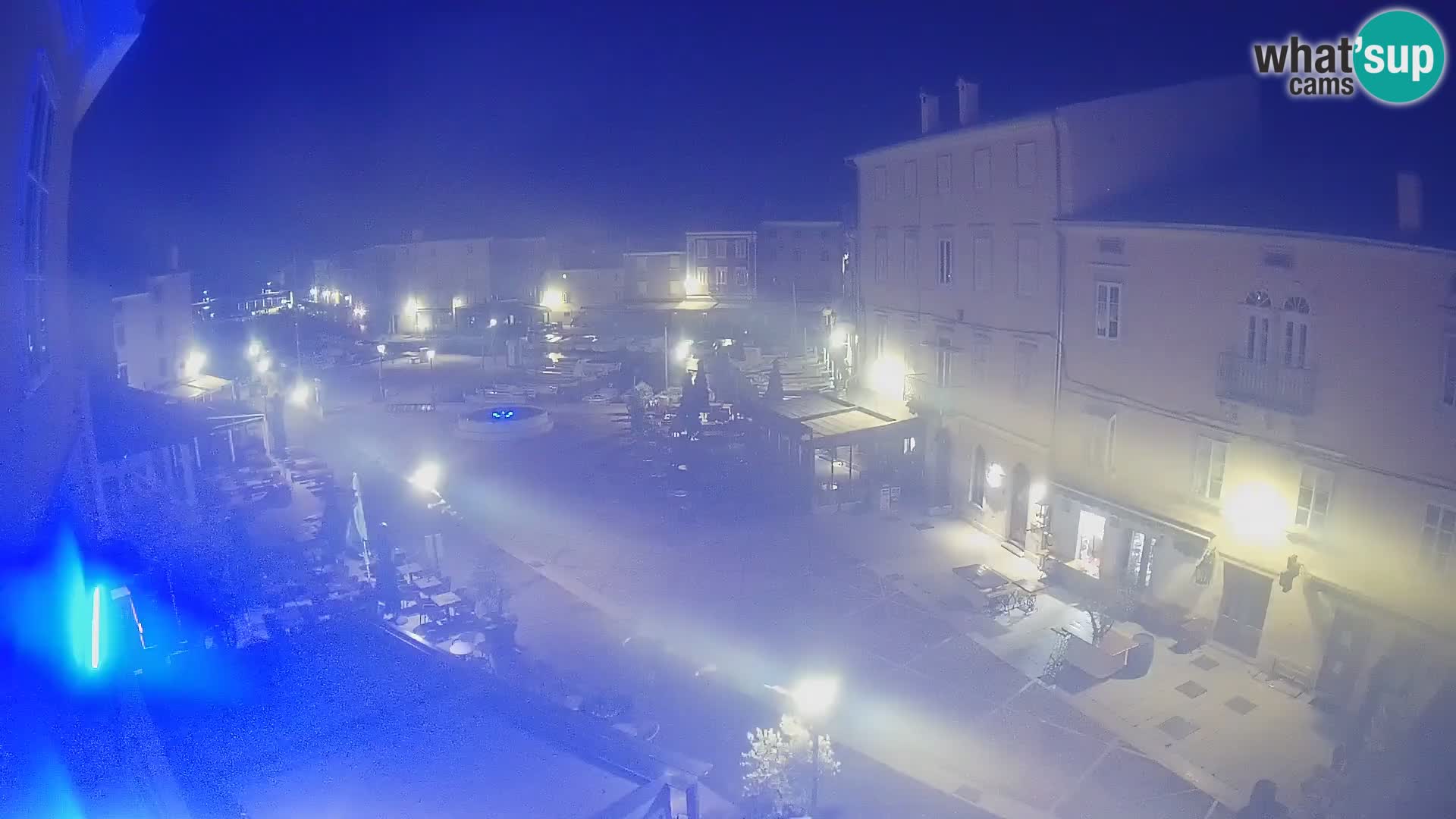 Cámara en vivo ciudad de Cres – plaza principal y “mandrač” – isla de Cres – Croacia