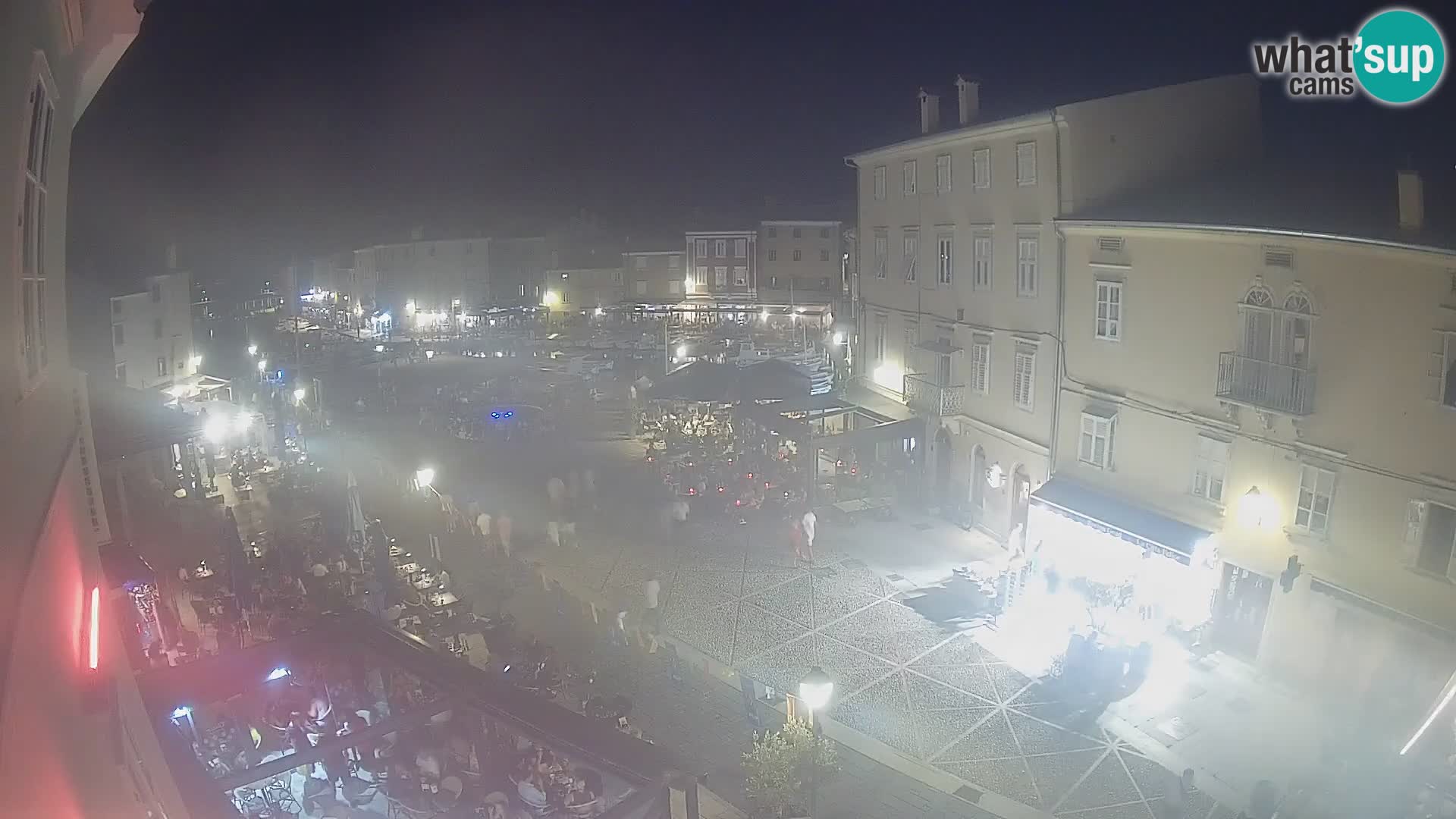 LIVE cam Cres city – place principale et “mandrač” – île de Cres – Croatie