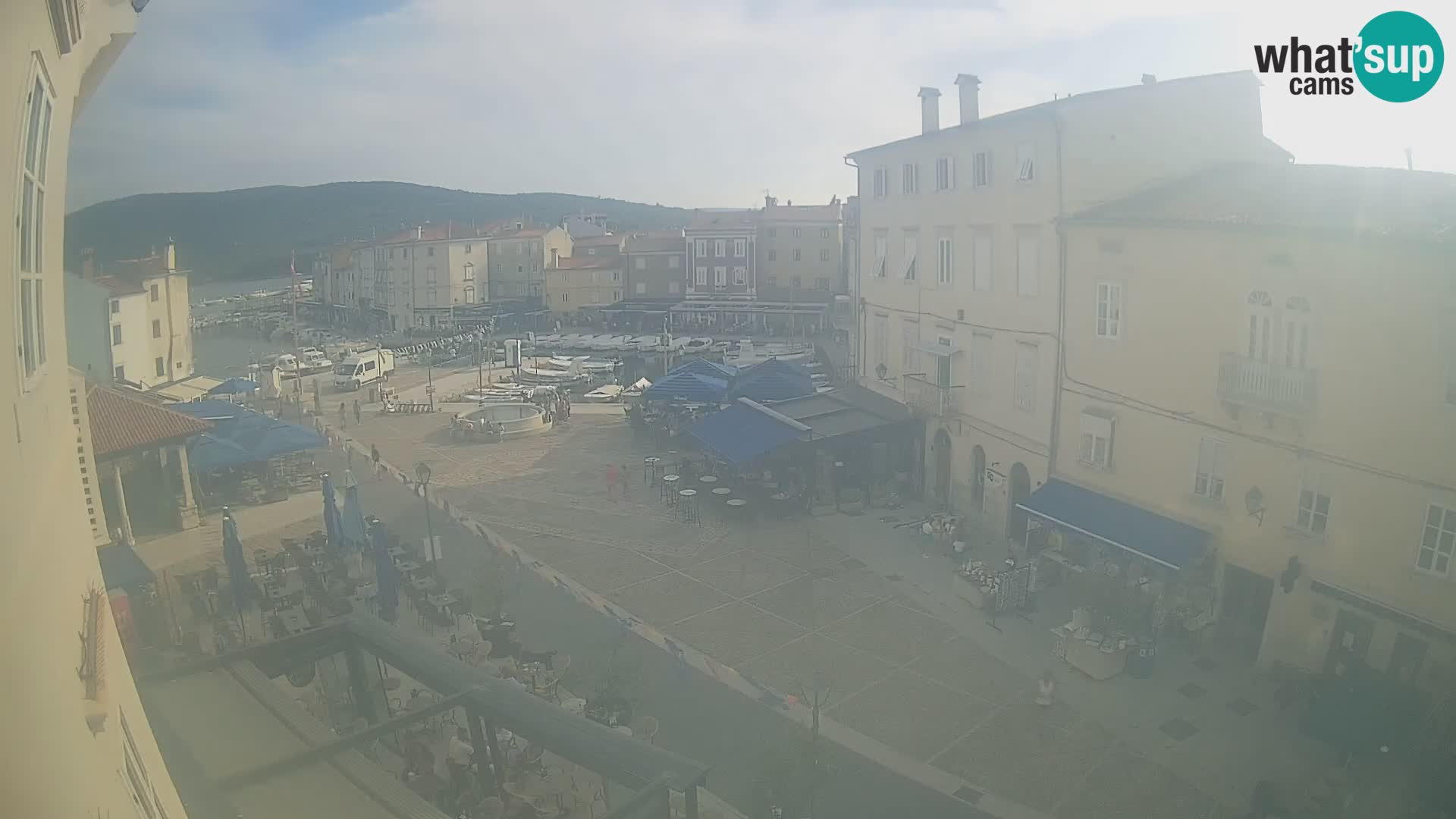 LIVE cam Cres city – place principale et “mandrač” – île de Cres – Croatie