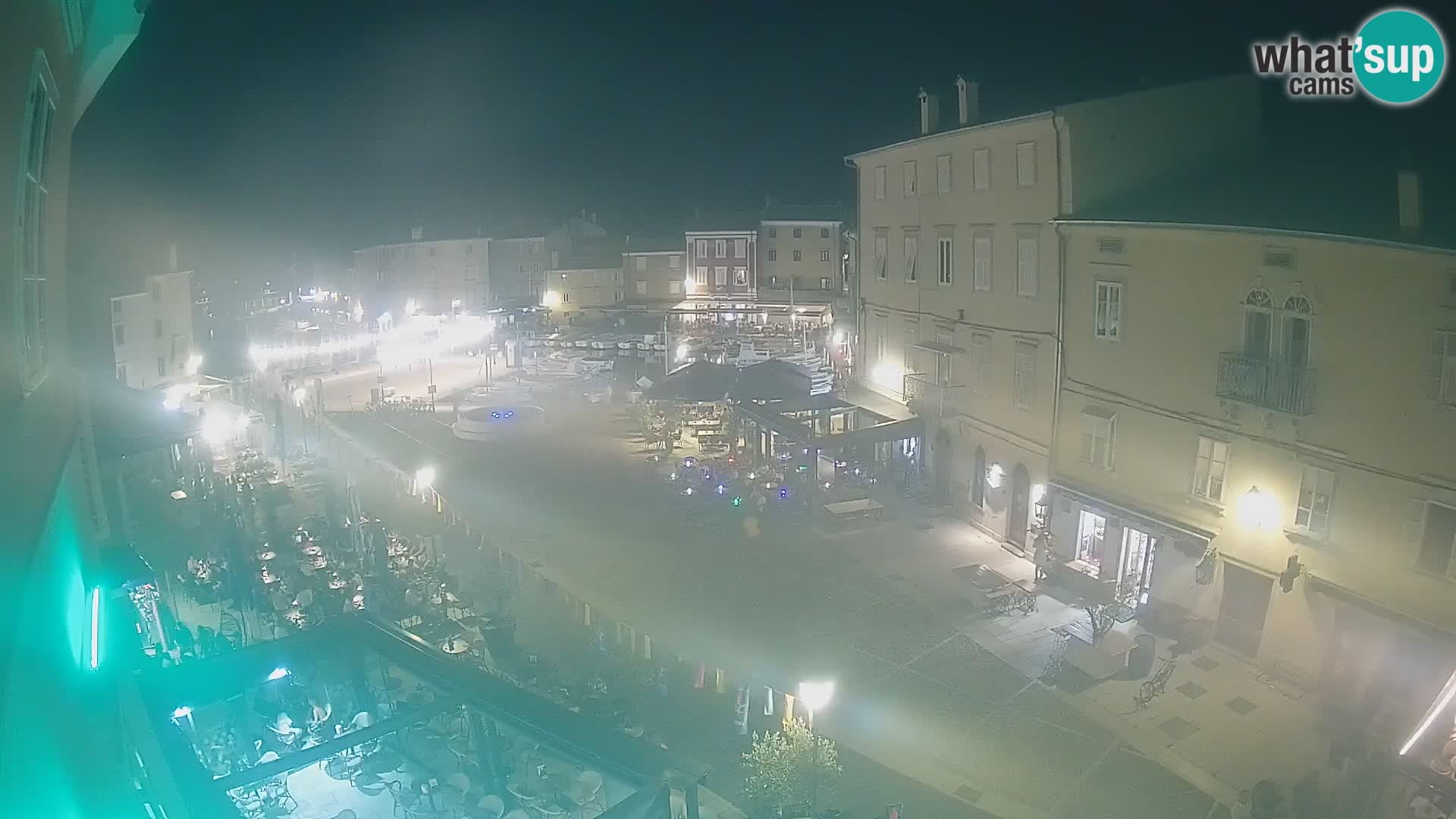 LIVE cam Cres city – place principale et “mandrač” – île de Cres – Croatie