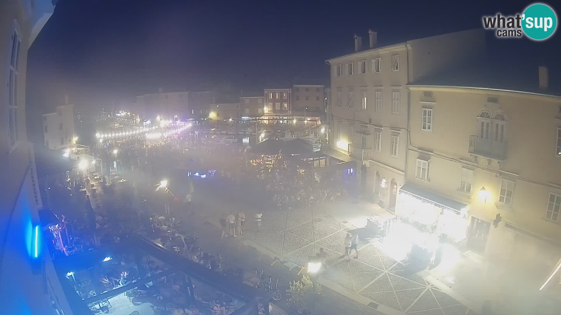 Cámara en vivo ciudad de Cres – plaza principal y “mandrač” – isla de Cres – Croacia
