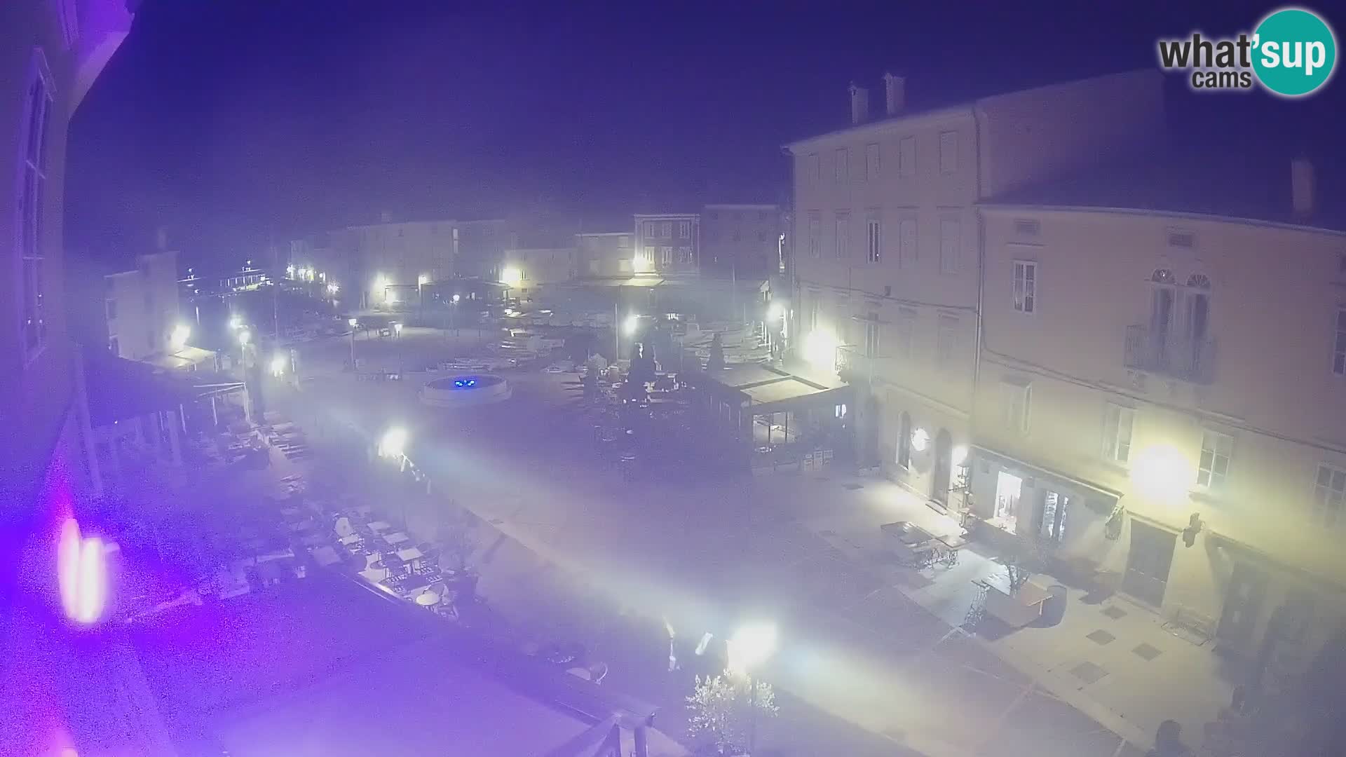 LIVE cam Cres city – place principale et “mandrač” – île de Cres – Croatie