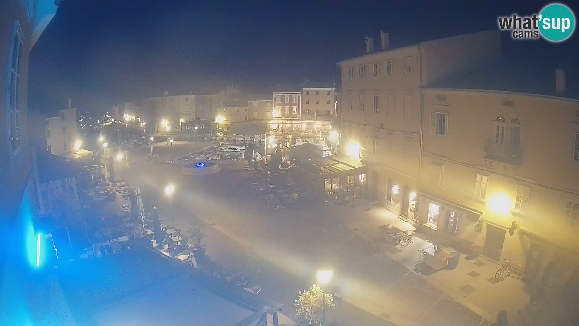 Cámara en vivo ciudad de Cres – plaza principal y “mandrač” – isla de Cres – Croacia