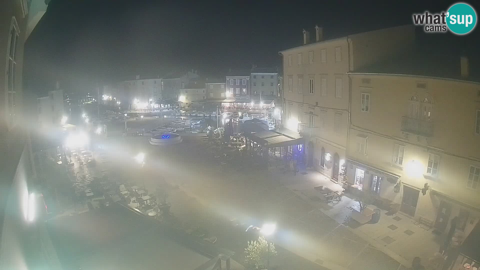 LIVE cam Cres city – place principale et “mandrač” – île de Cres – Croatie