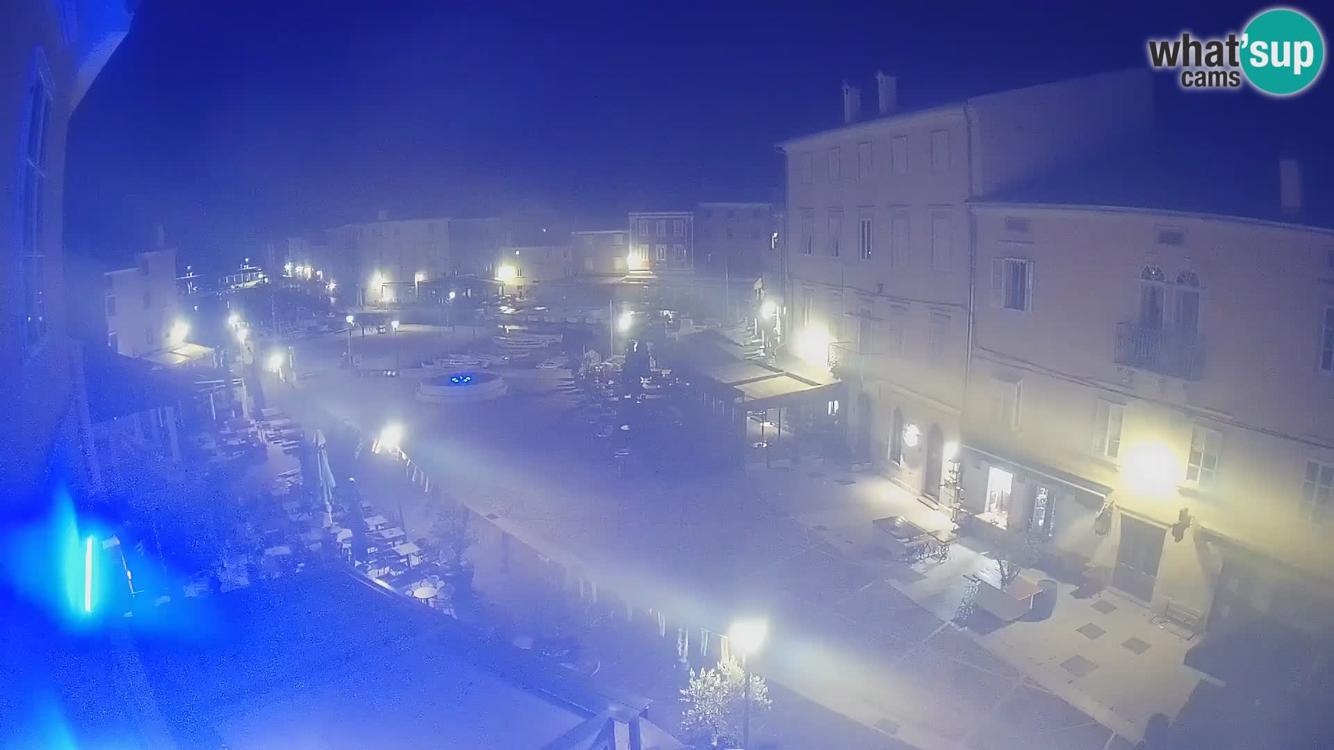 LIVE cam Cres city – place principale et “mandrač” – île de Cres – Croatie