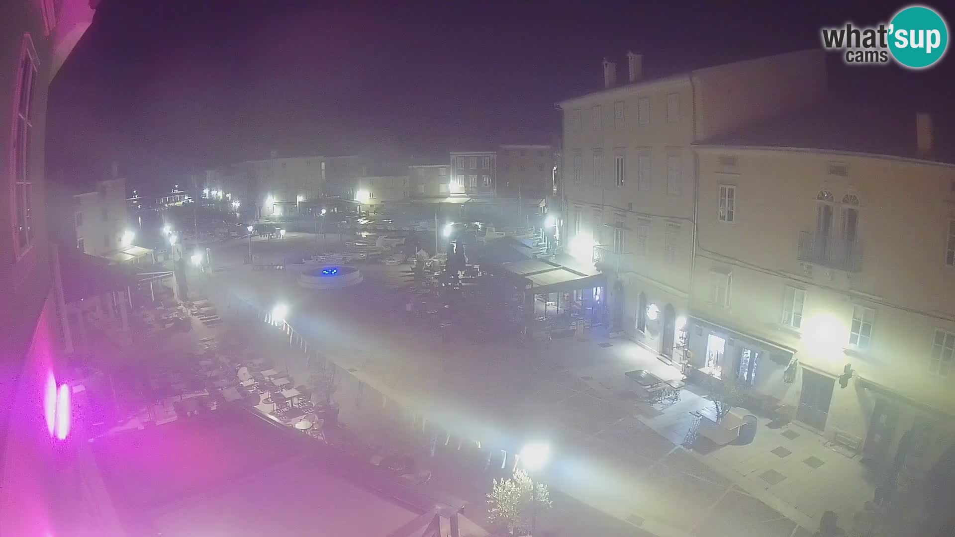LIVE cam Cres city – place principale et “mandrač” – île de Cres – Croatie